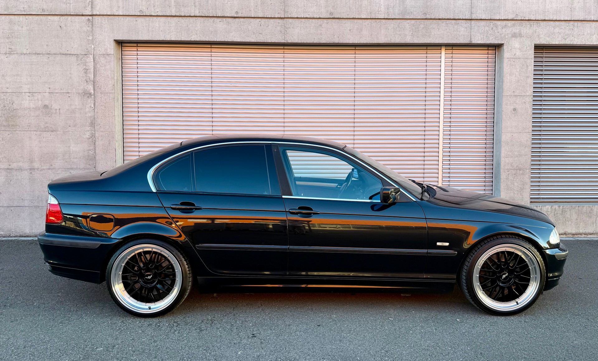 BMW 330xi *Schaltgetriebe*-image-5