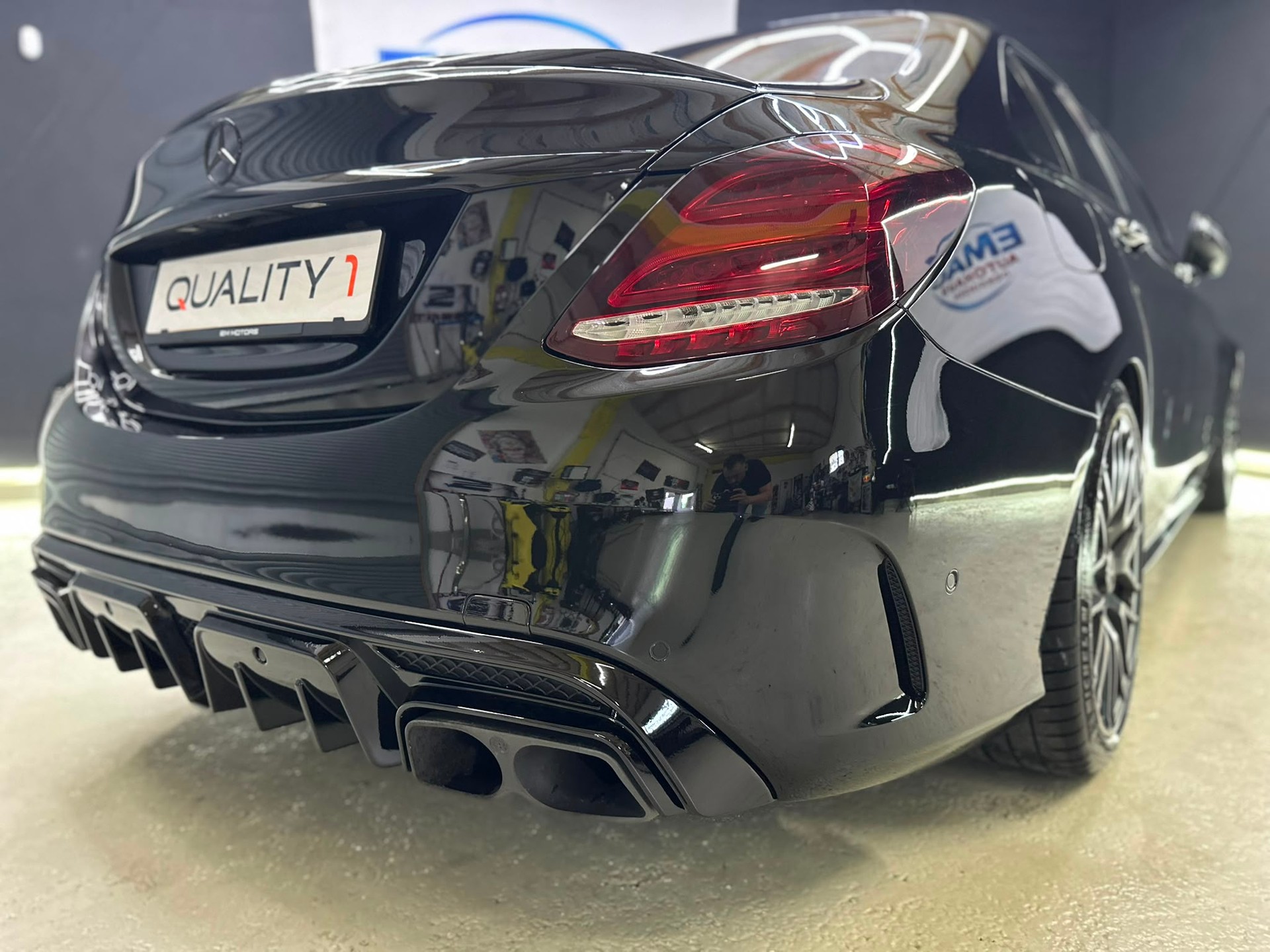 MERCEDES-BENZ C 63 S AMG Speedshift-image-7
