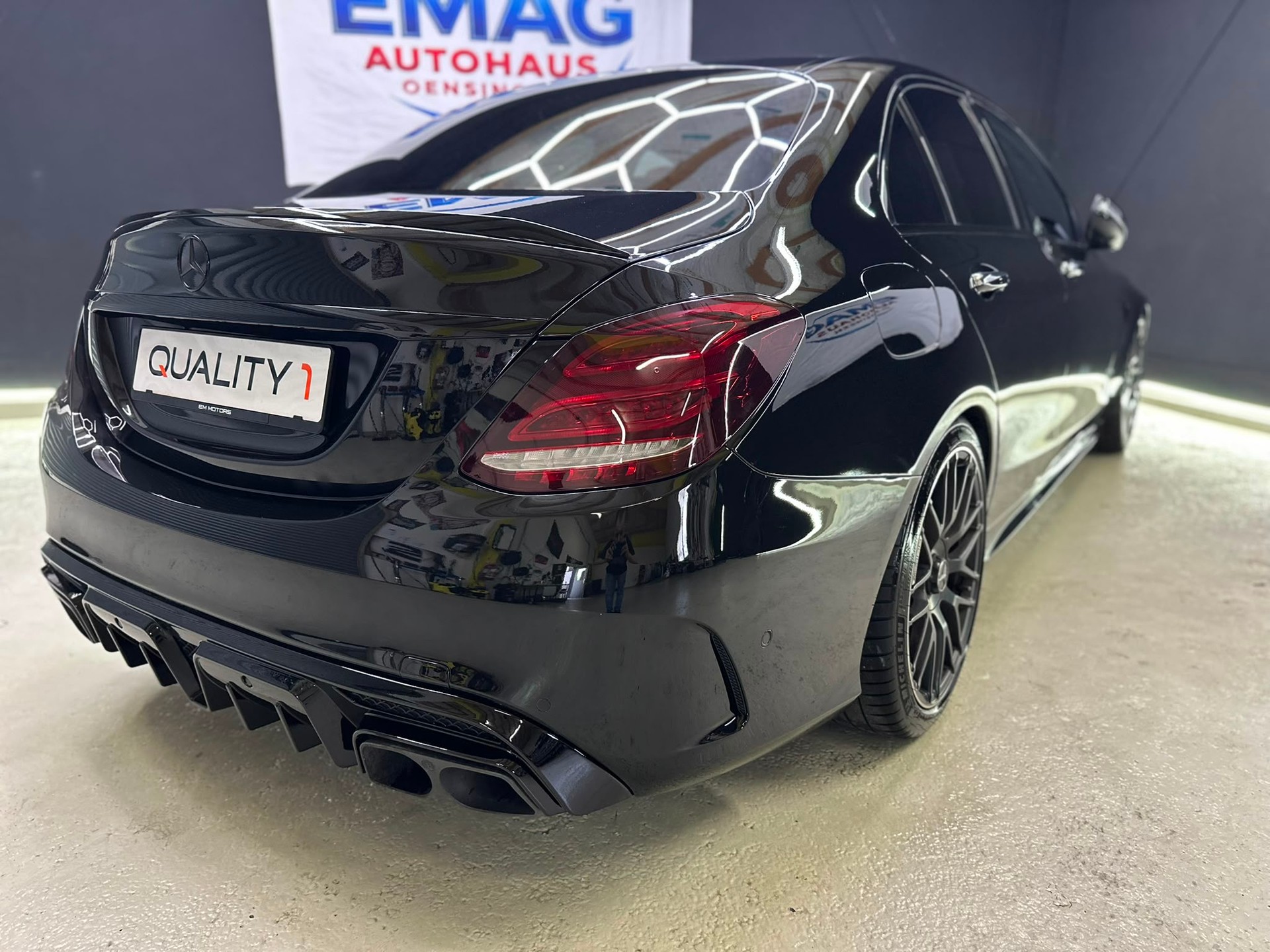 MERCEDES-BENZ C 63 S AMG Speedshift-image-10
