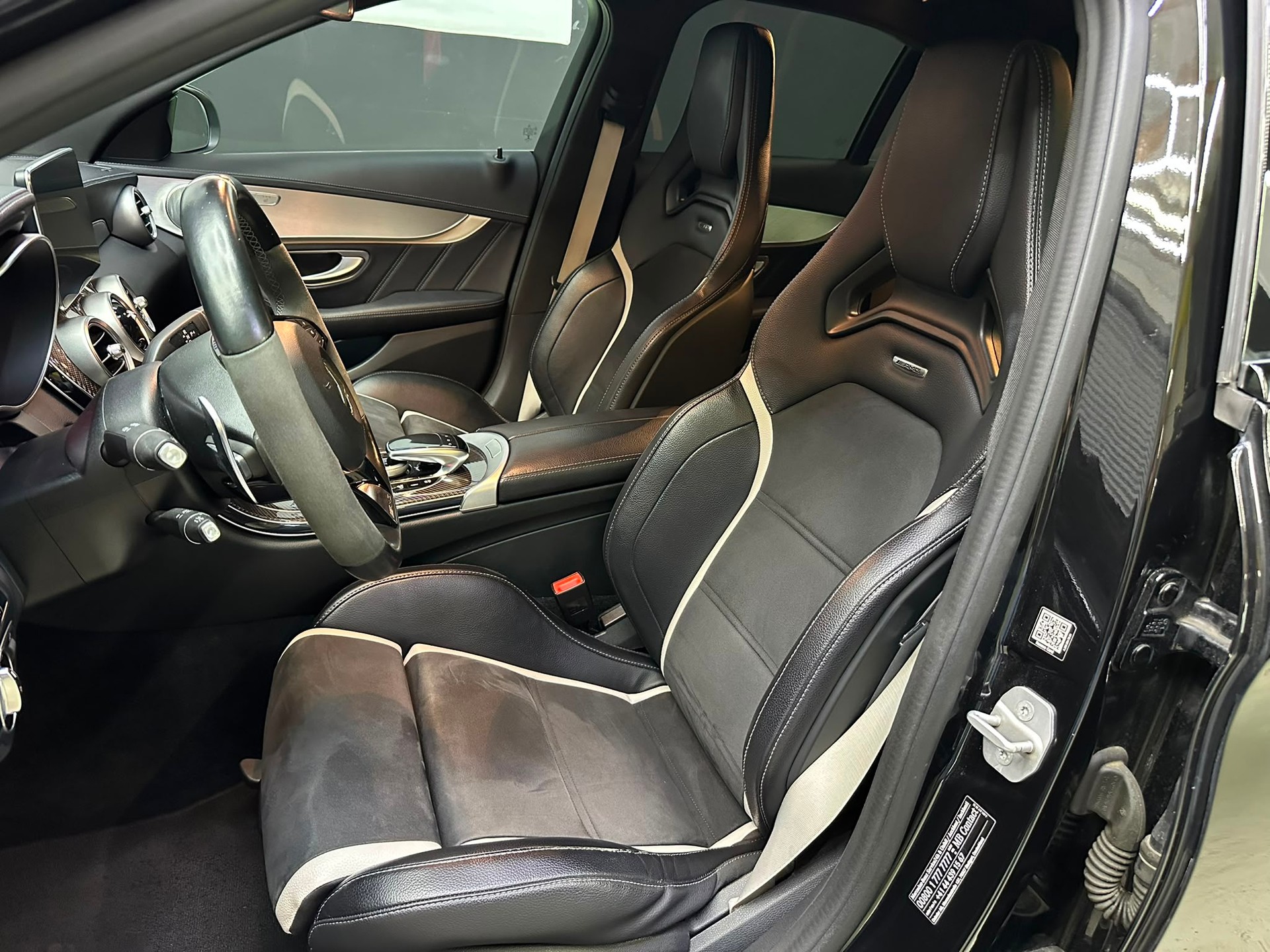 MERCEDES-BENZ C 63 S AMG Speedshift-image-11