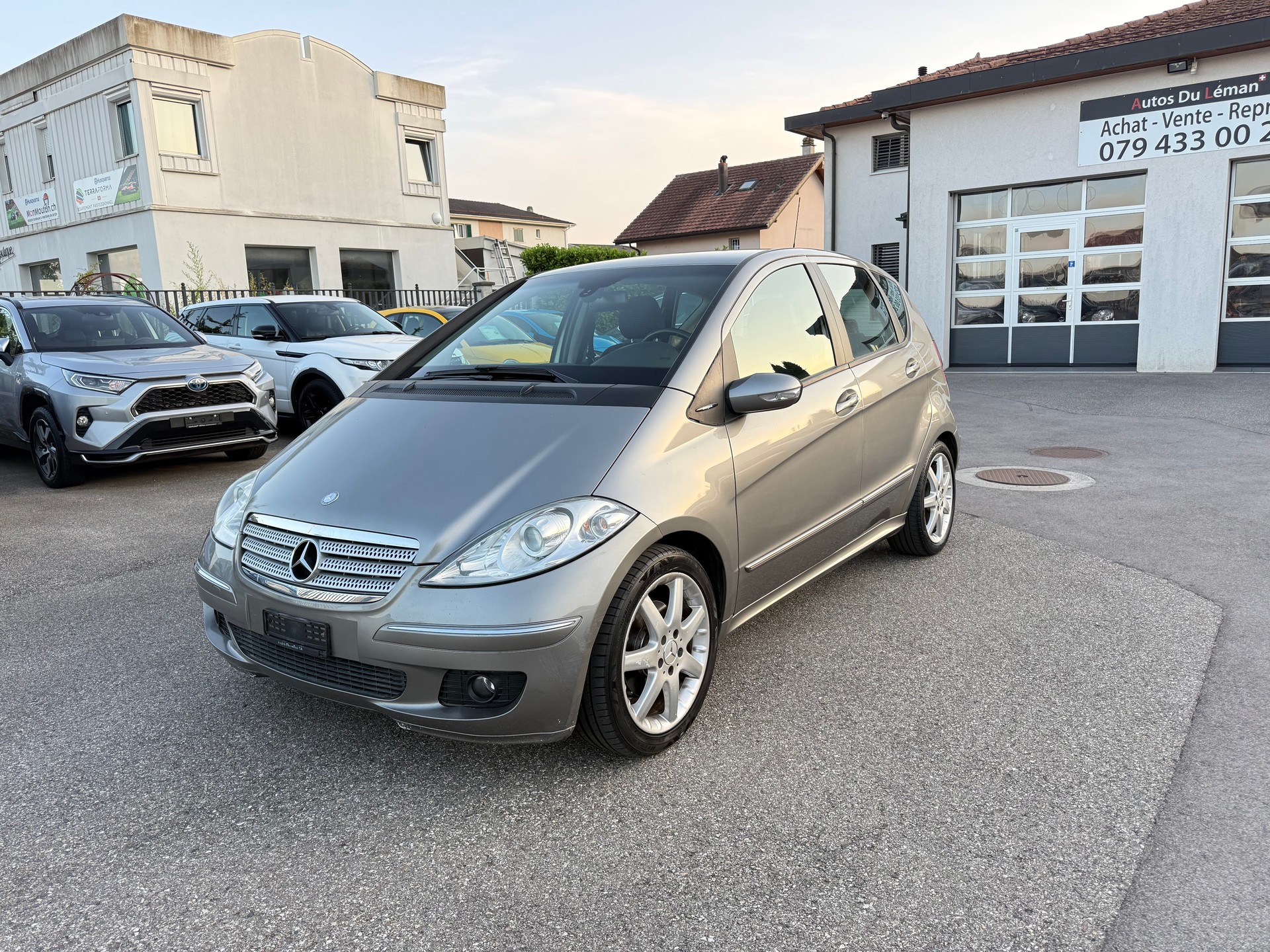 MERCEDES-BENZ A 200 T Elégance-image-3