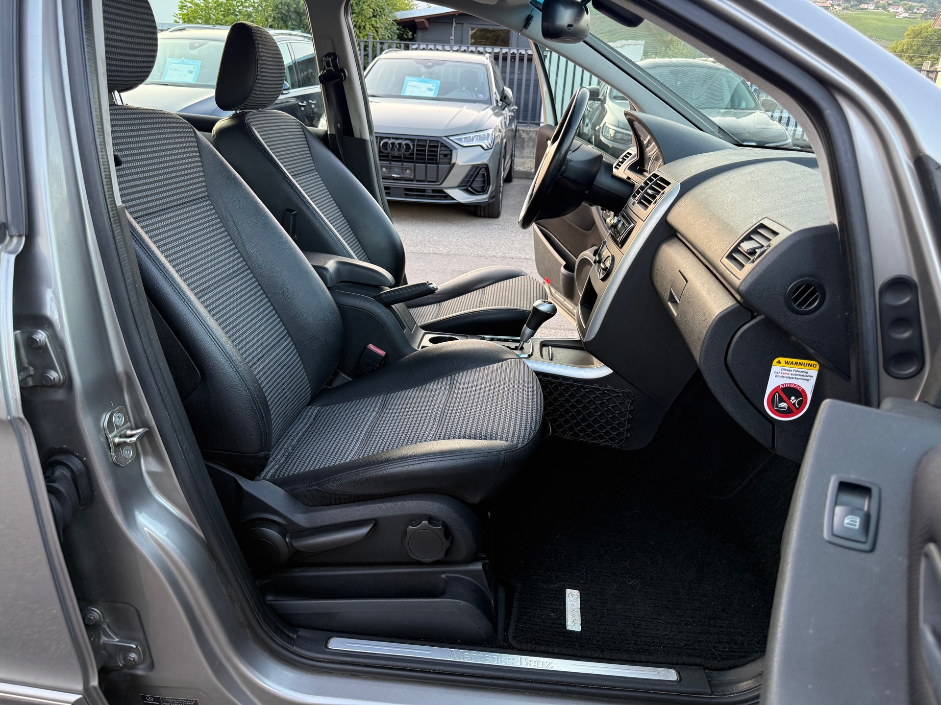 MERCEDES-BENZ A 200 T Elégance-image-9