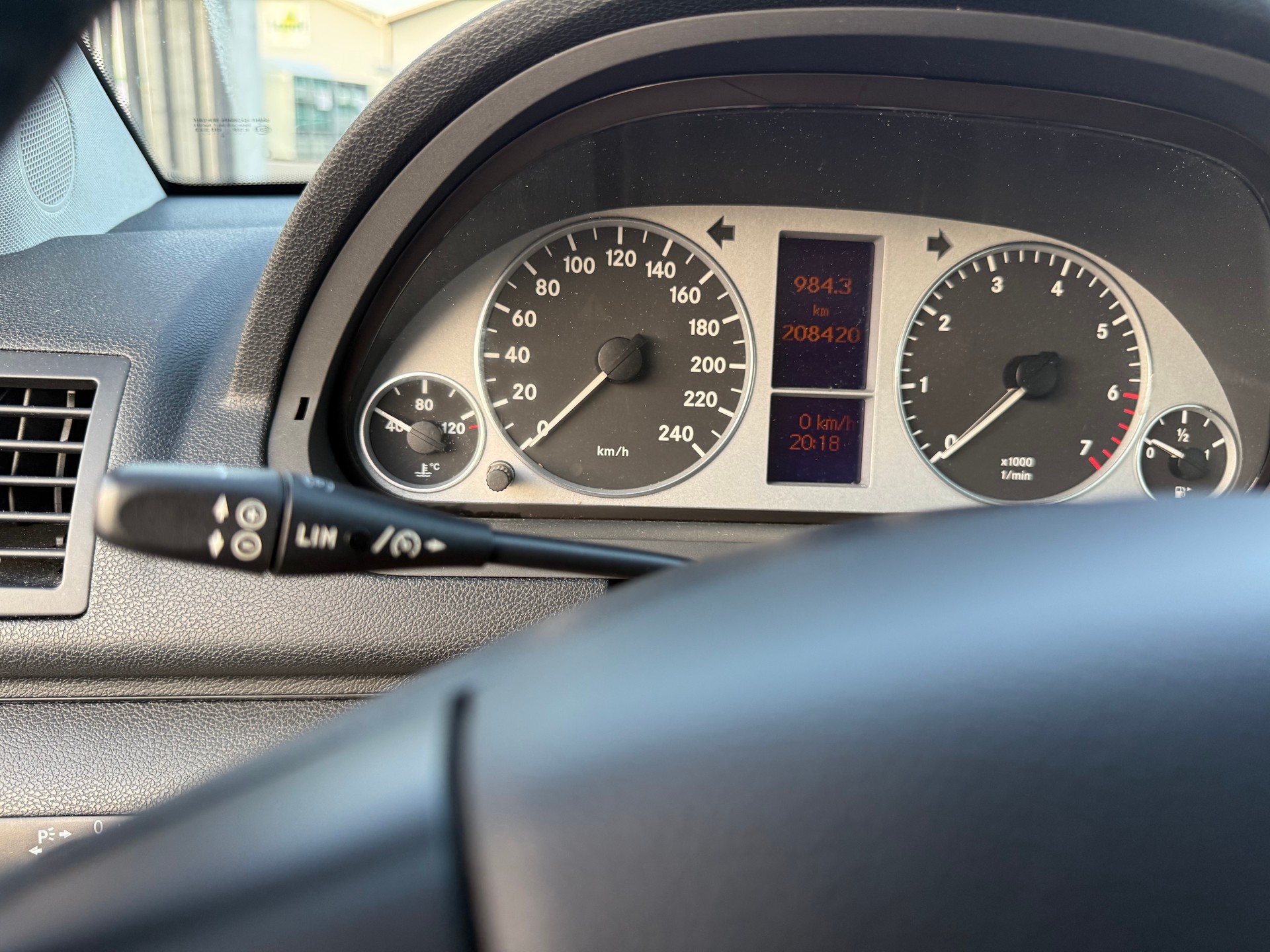 MERCEDES-BENZ A 200 T Elégance-image-10