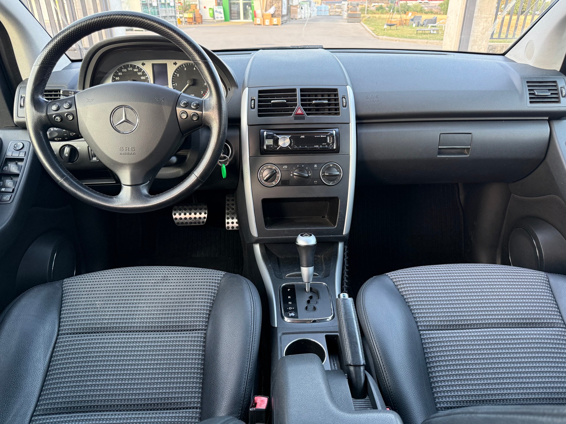 MERCEDES-BENZ A 200 T Elégance-image-5