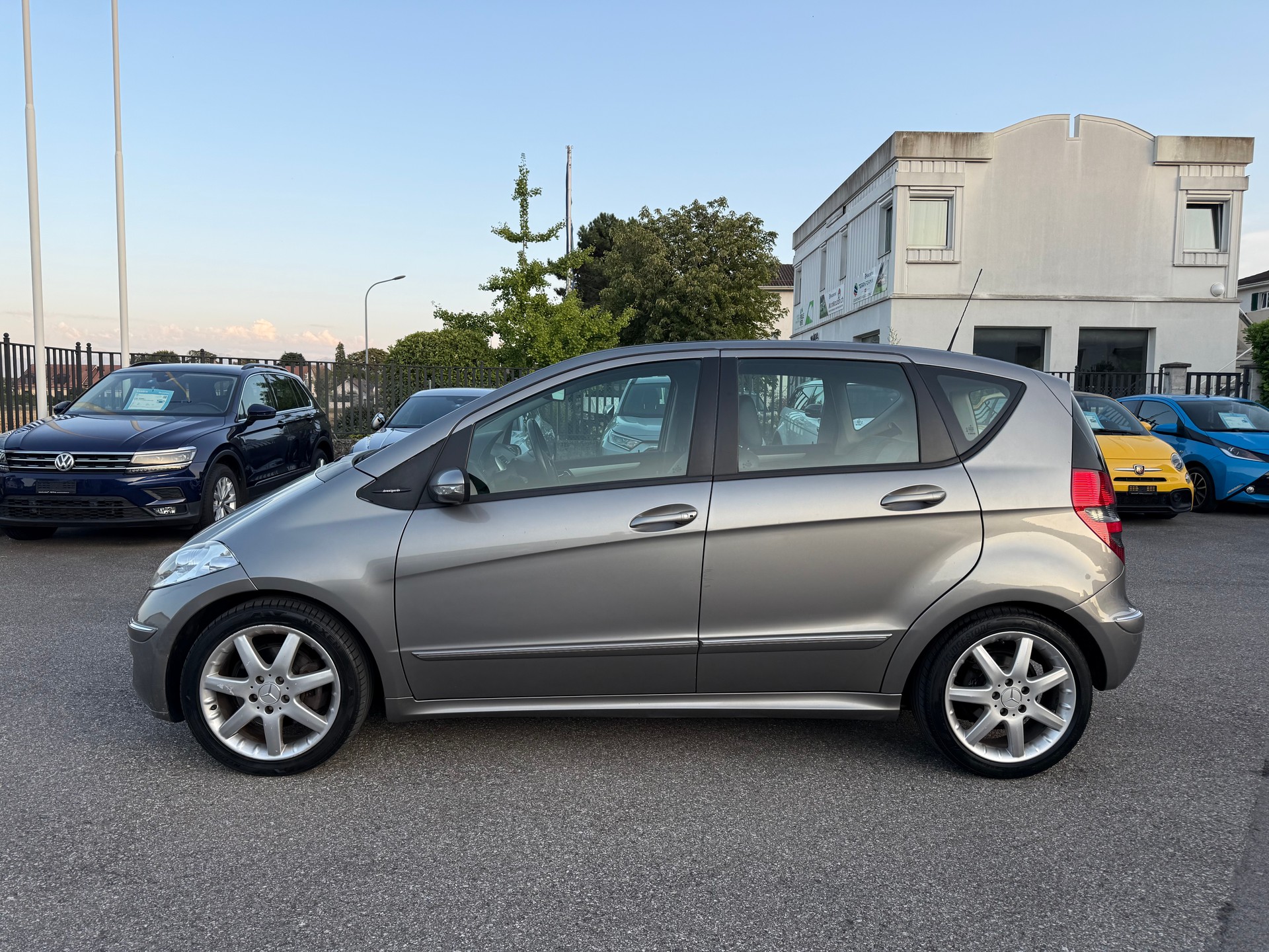 MERCEDES-BENZ A 200 T Elégance-image-2