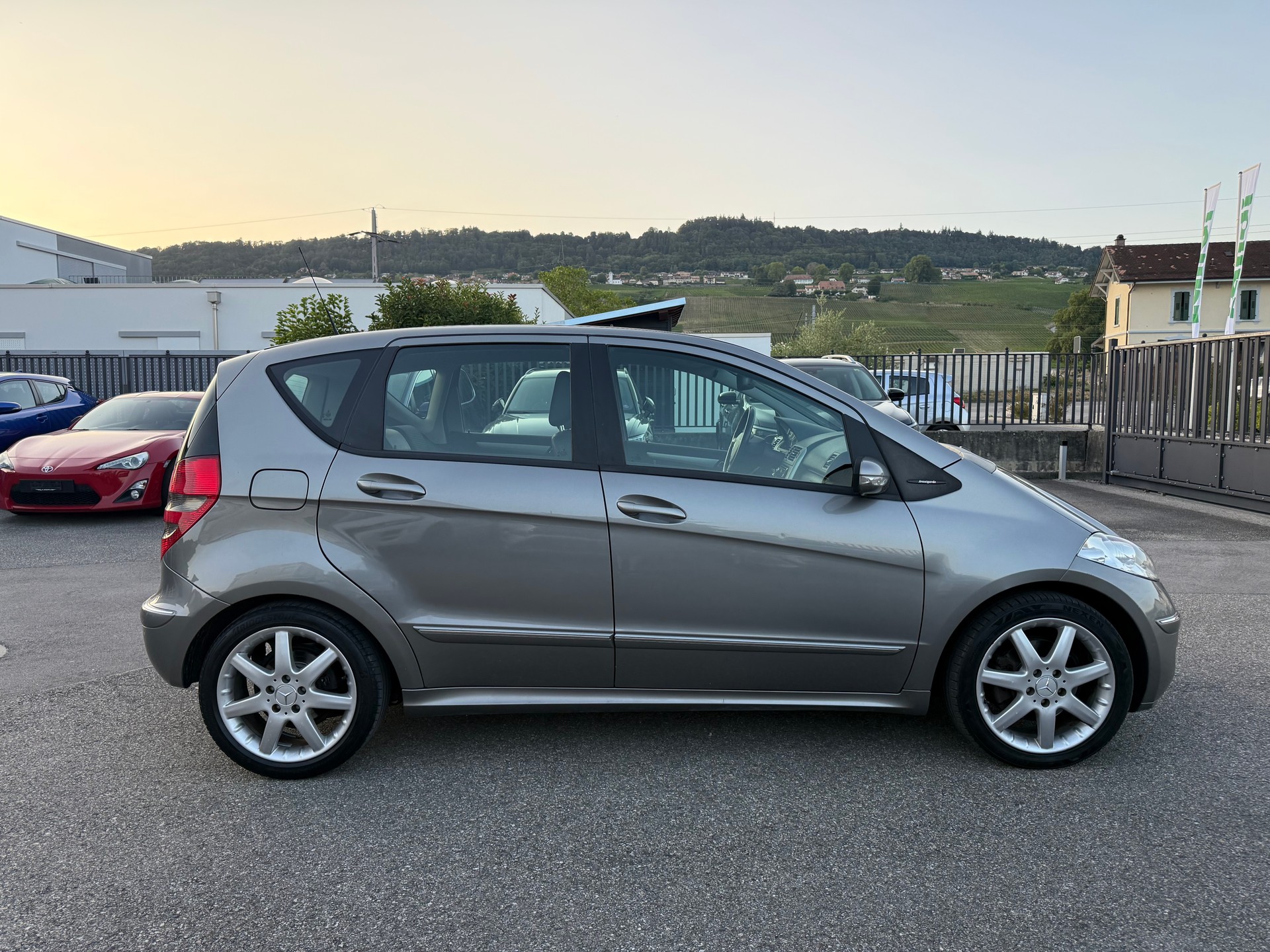 MERCEDES-BENZ A 200 T Elégance-image-7