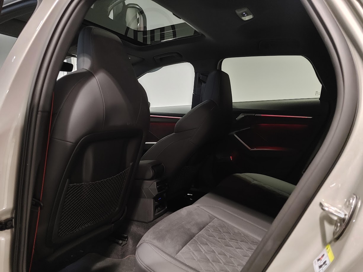 AUDI RS3 Sportback 2.5 TSI quattro S-tronic-image-10
