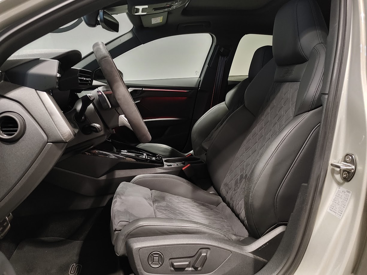 AUDI RS3 Sportback 2.5 TSI quattro S-tronic-image-3