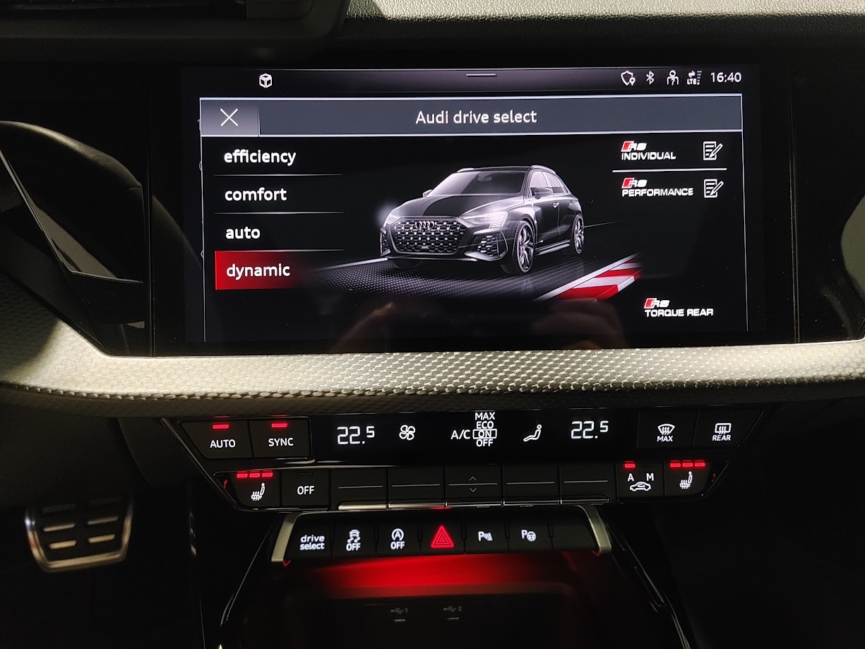 AUDI RS3 Sportback 2.5 TSI quattro S-tronic-image-7