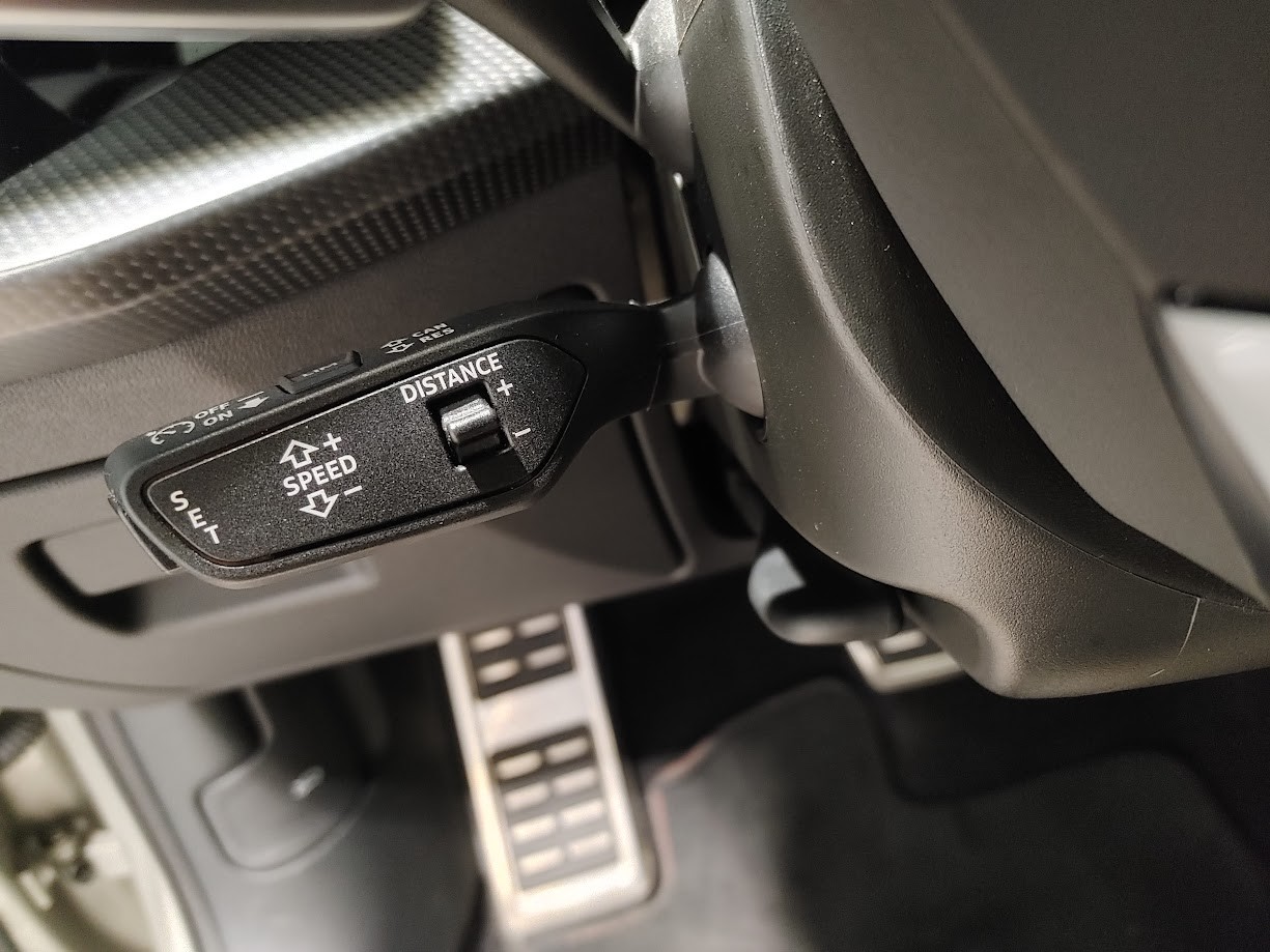 AUDI RS3 Sportback 2.5 TSI quattro S-tronic-image-5