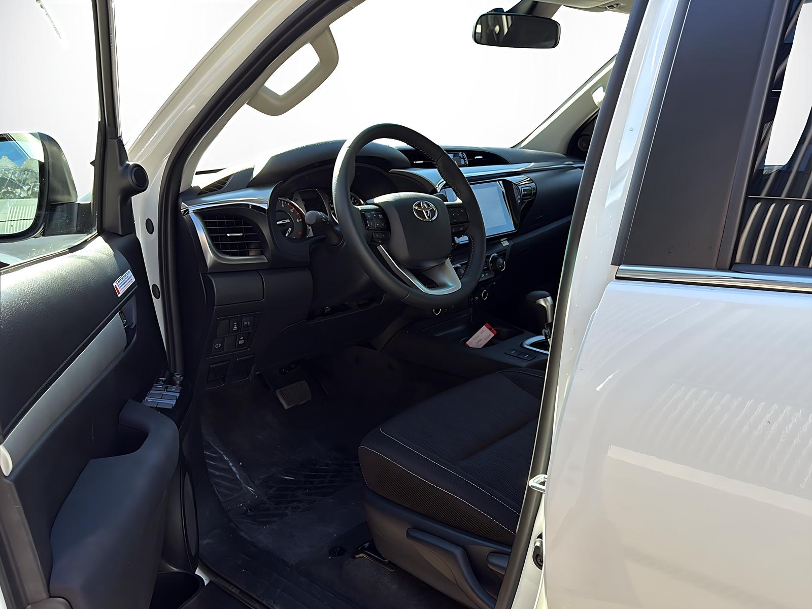 TOYOTA Hilux Double Cab.-Alubrücke 2.4 D-4D 150 Style-image-10