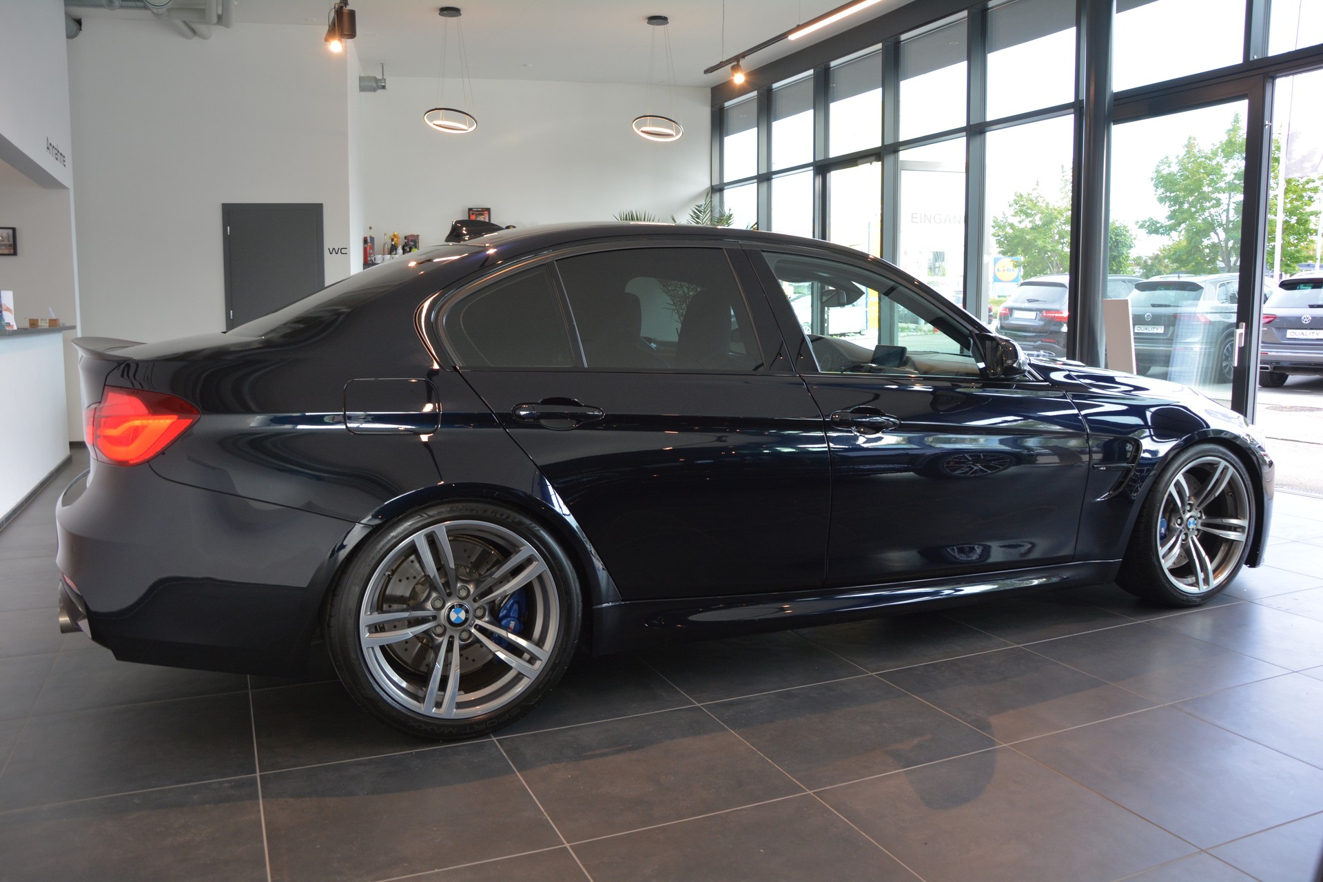 BMW M3-image-6
