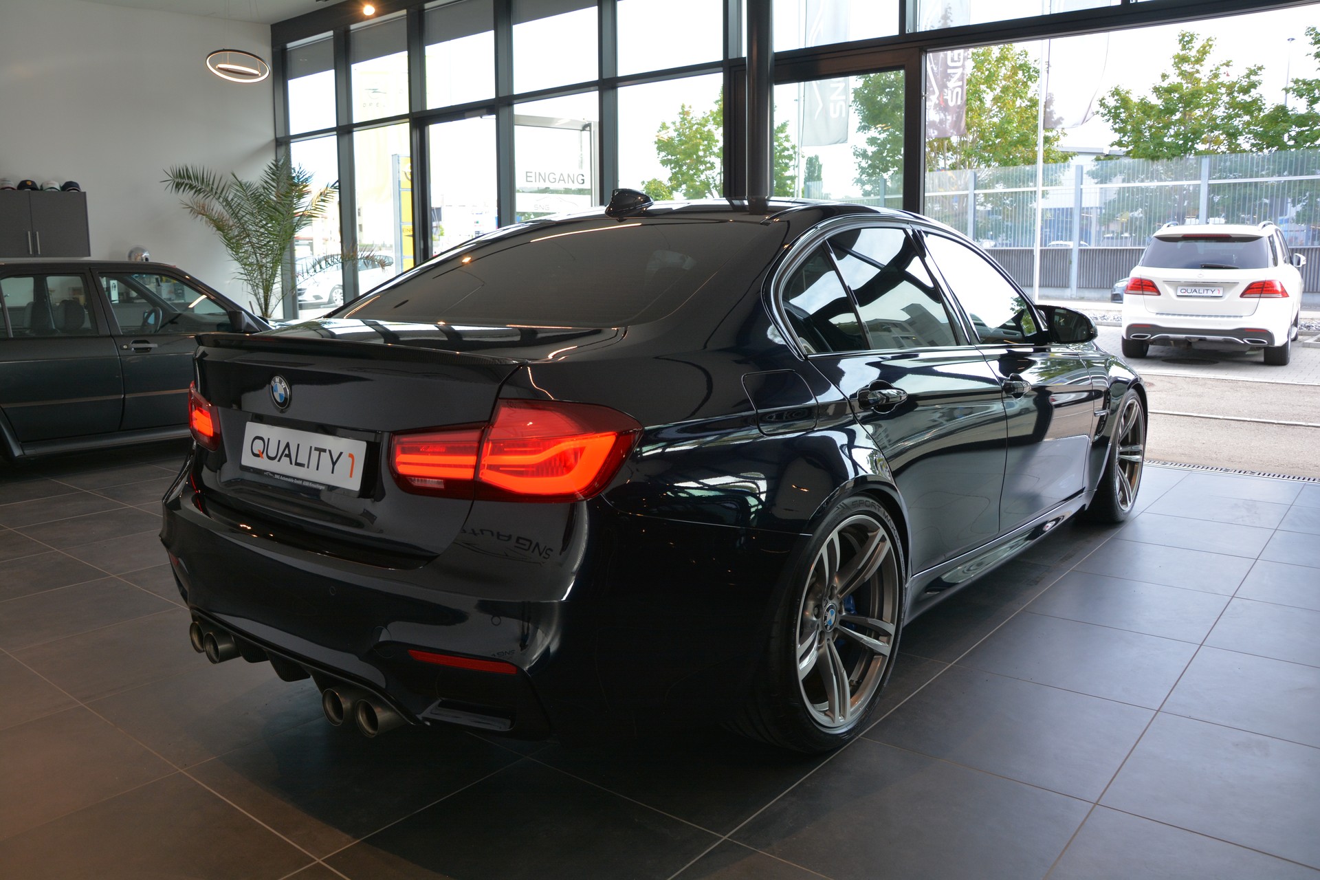 BMW M3-image-5