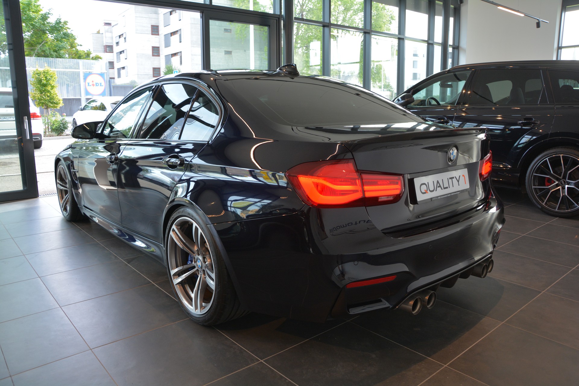 BMW M3-image-3