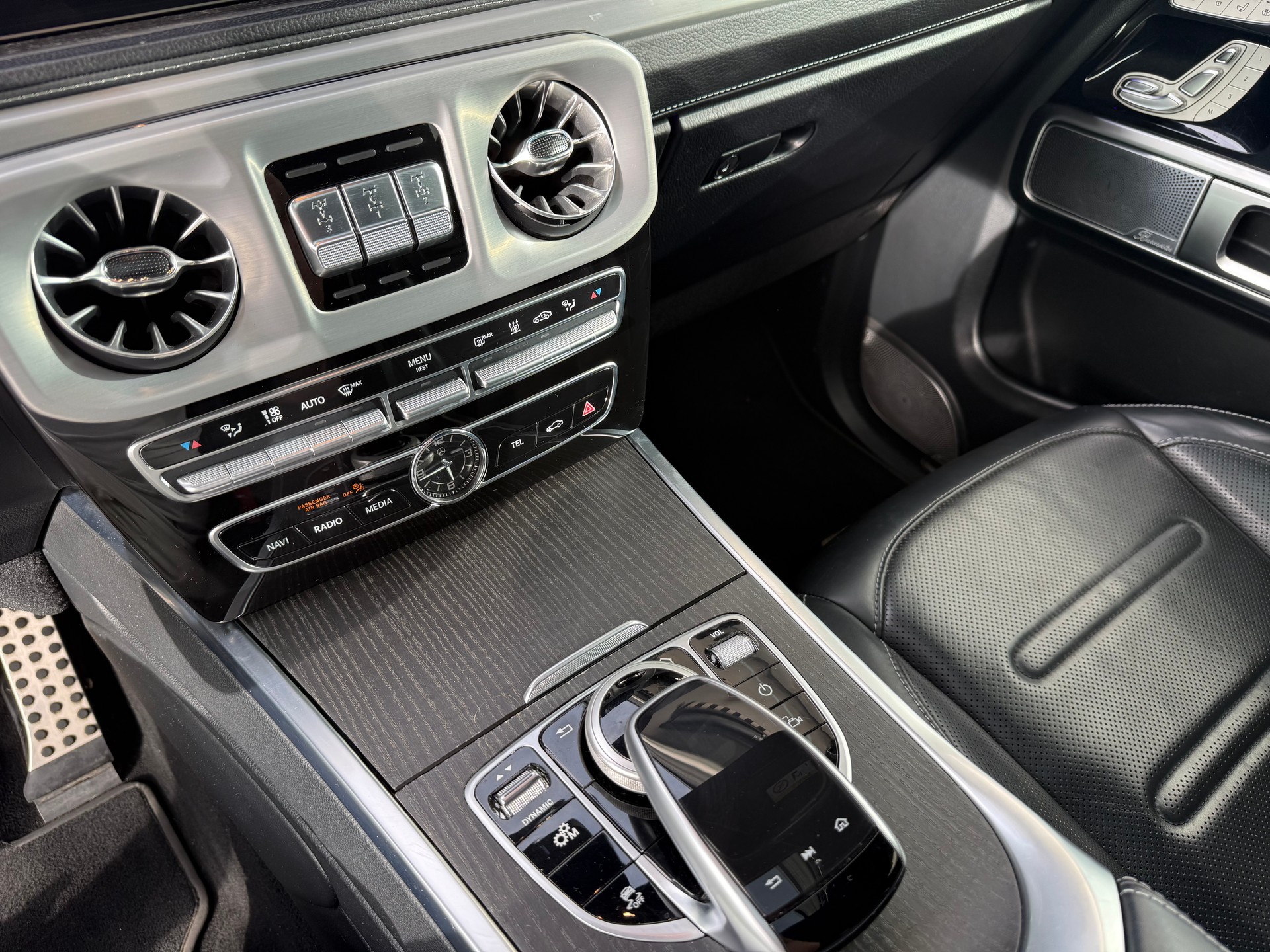 MERCEDES-BENZ G 500 AMG Line 9G-Tronic-image-11