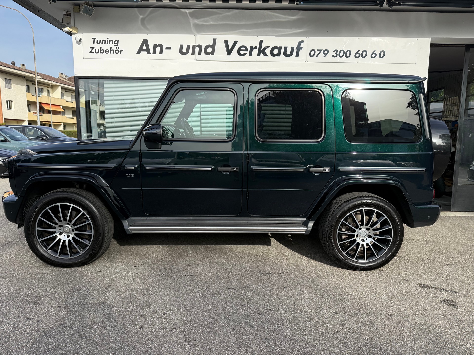 MERCEDES-BENZ G 500 AMG Line 9G-Tronic-image-2