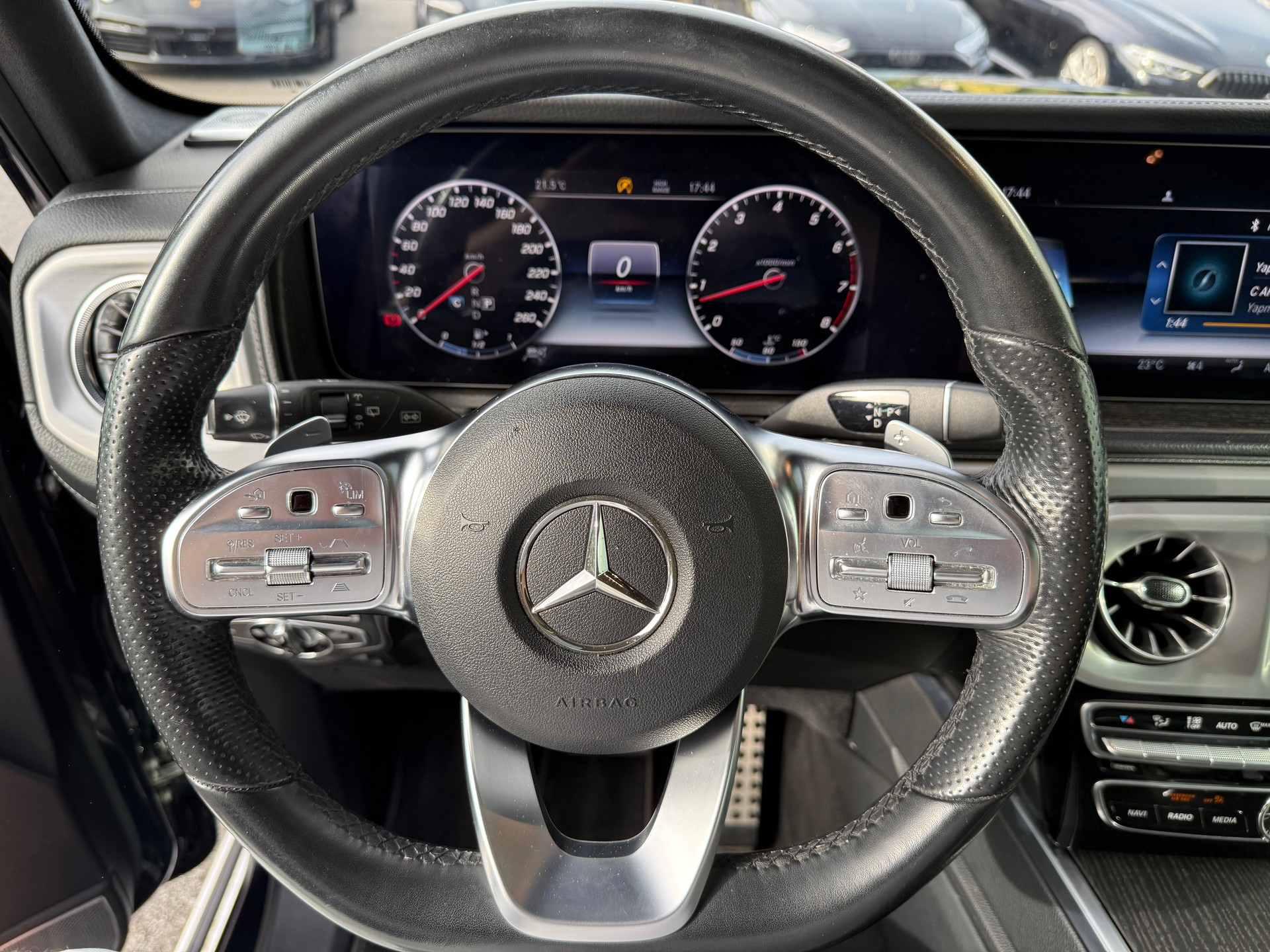 MERCEDES-BENZ G 500 AMG Line 9G-Tronic-image-9