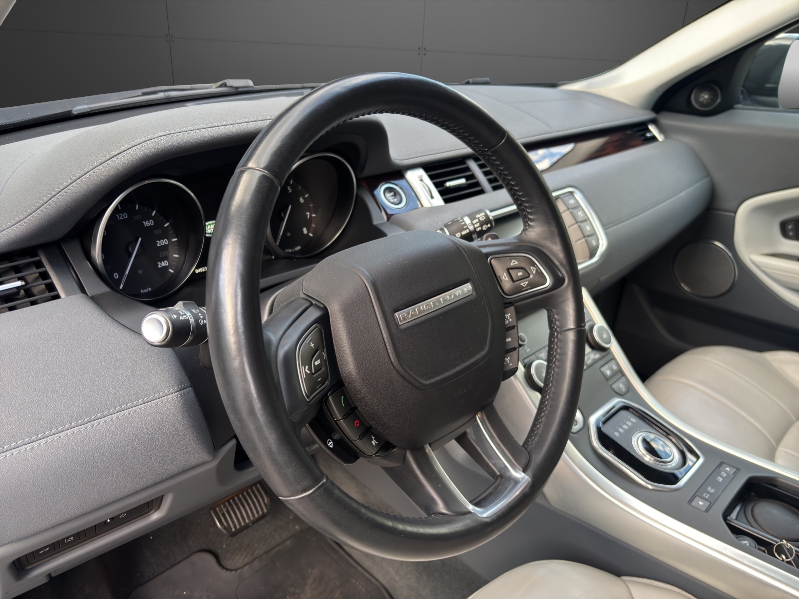LAND ROVER Range Rover Evoque 2.0 Si4 SE Dynamic AT9-image-3