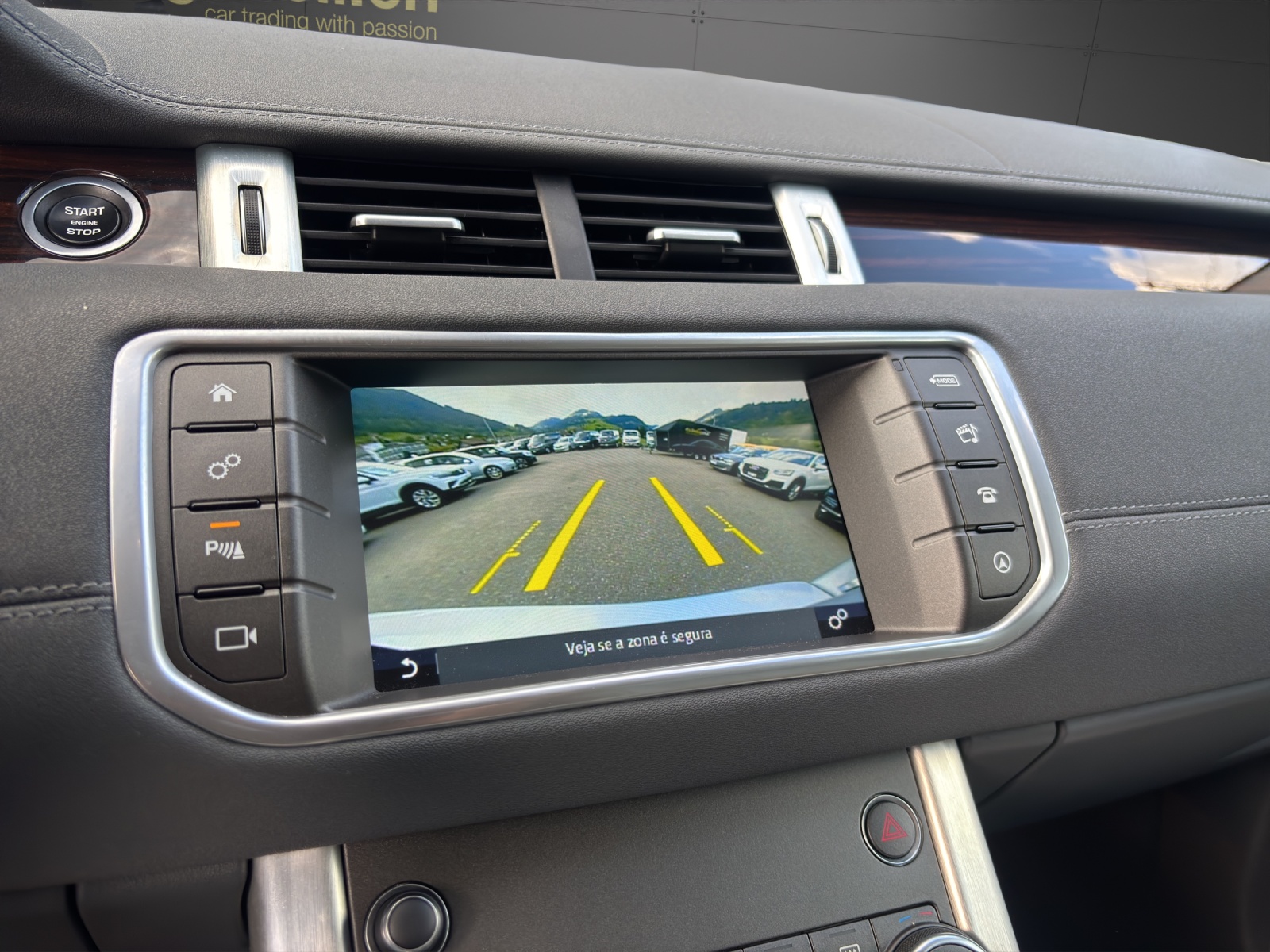 LAND ROVER Range Rover Evoque 2.0 Si4 SE Dynamic AT9-image-6