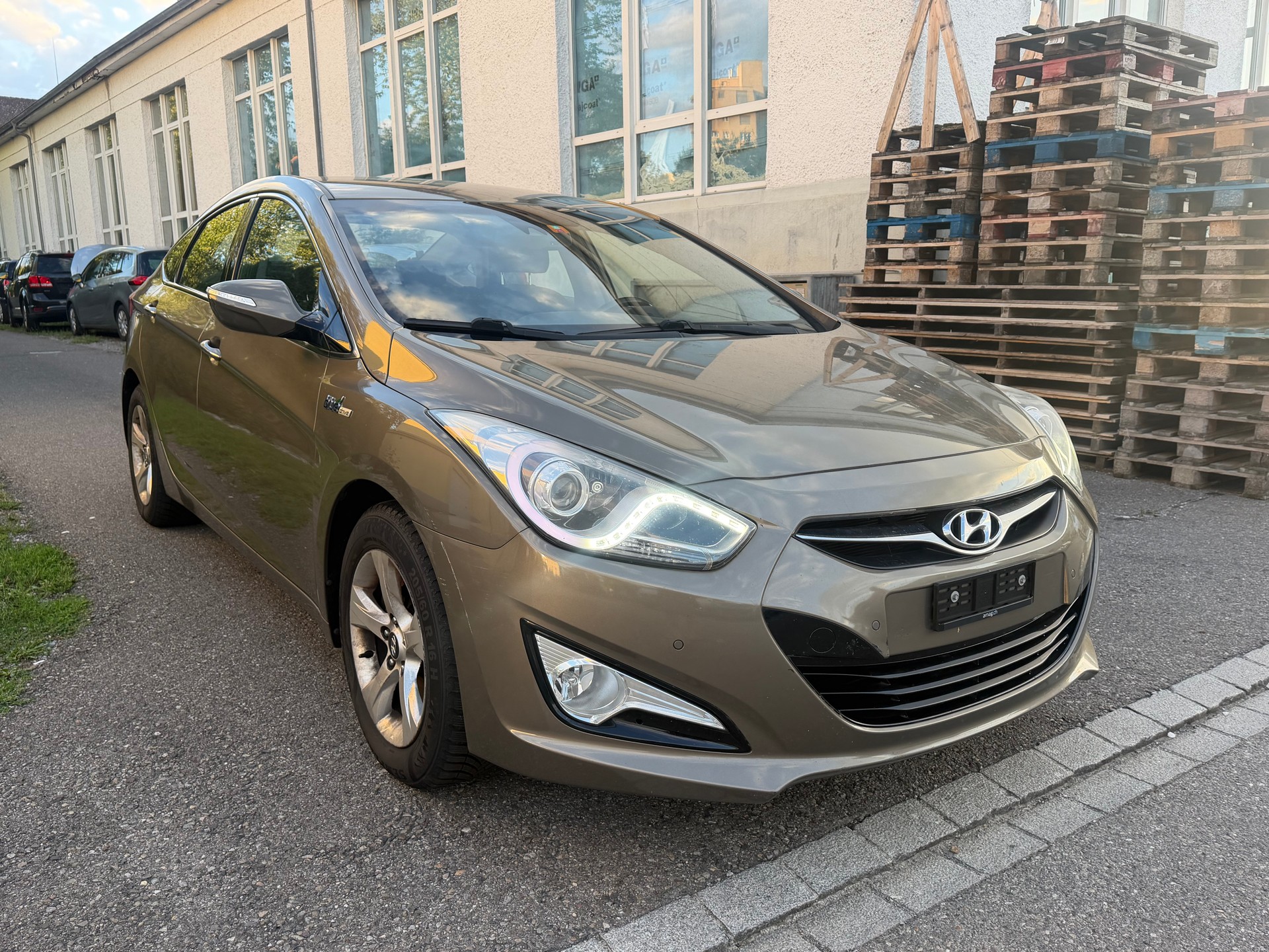 HYUNDAI i40 1.7 CRDI Style-image-0