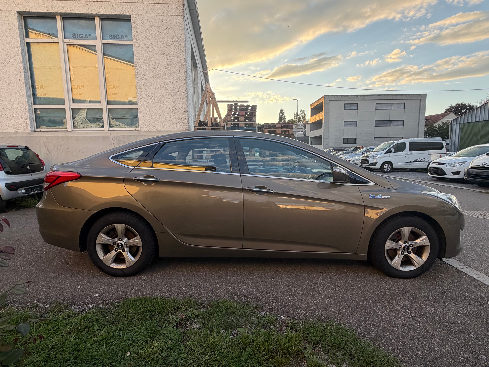 HYUNDAI i40 1.7 CRDI Style-image-1