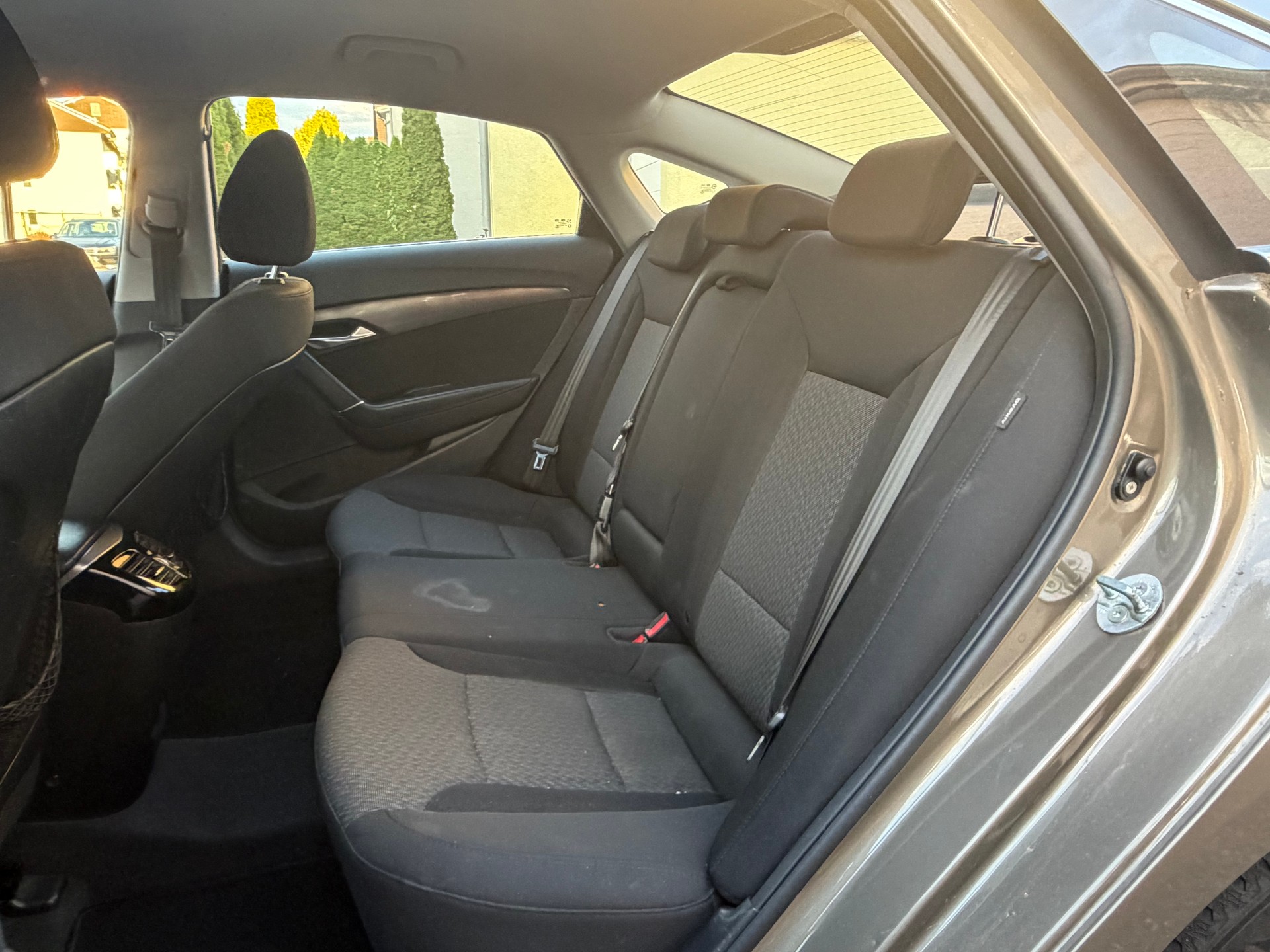 HYUNDAI i40 1.7 CRDI Style-image-10