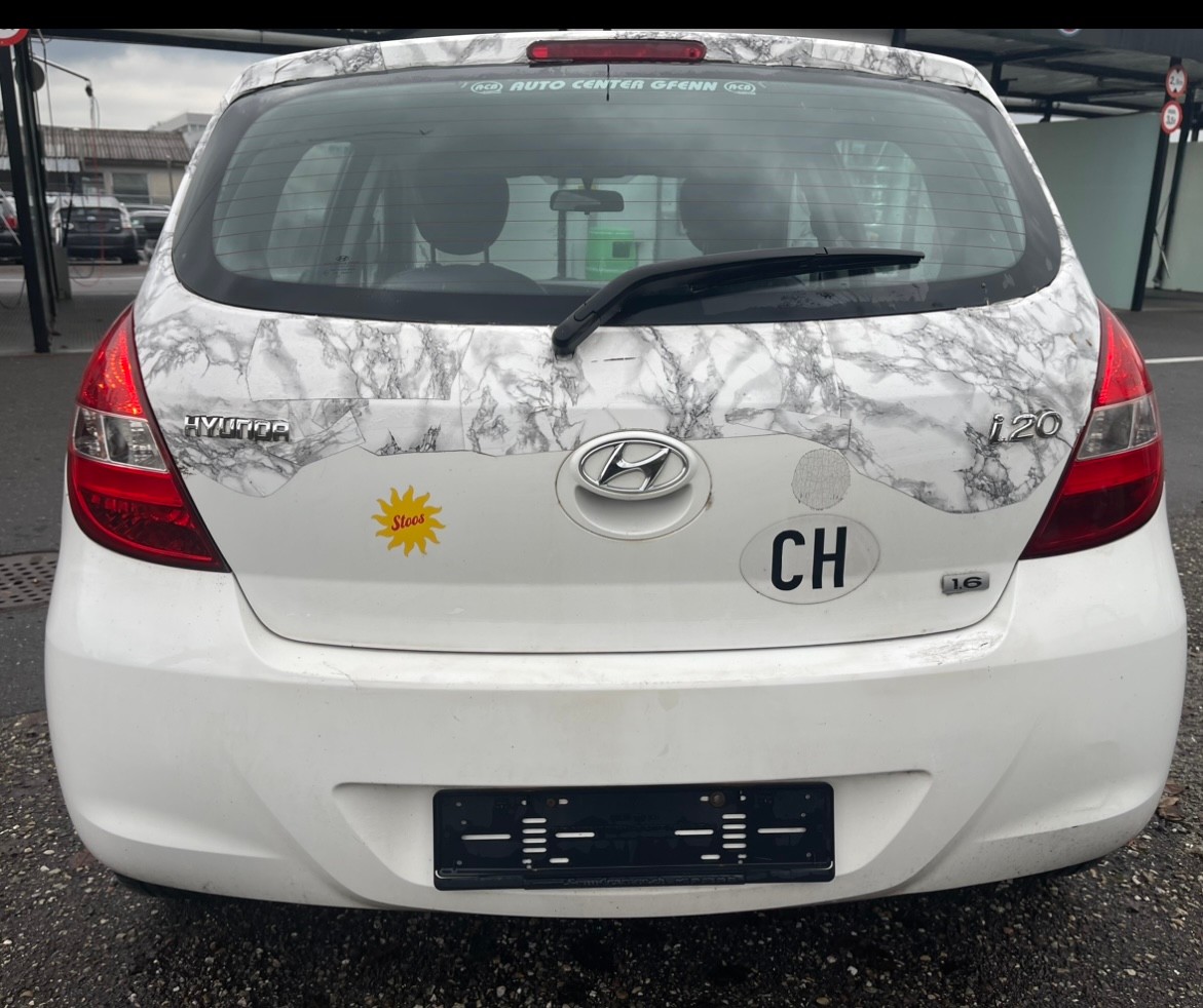 HYUNDAI i20 1.6 Premium-image-3