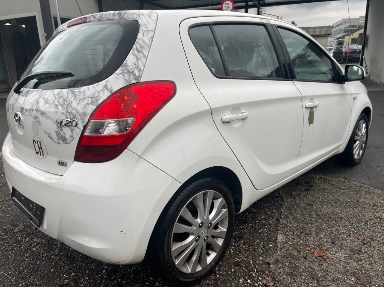 HYUNDAI i20 1.6 Premium-image-4