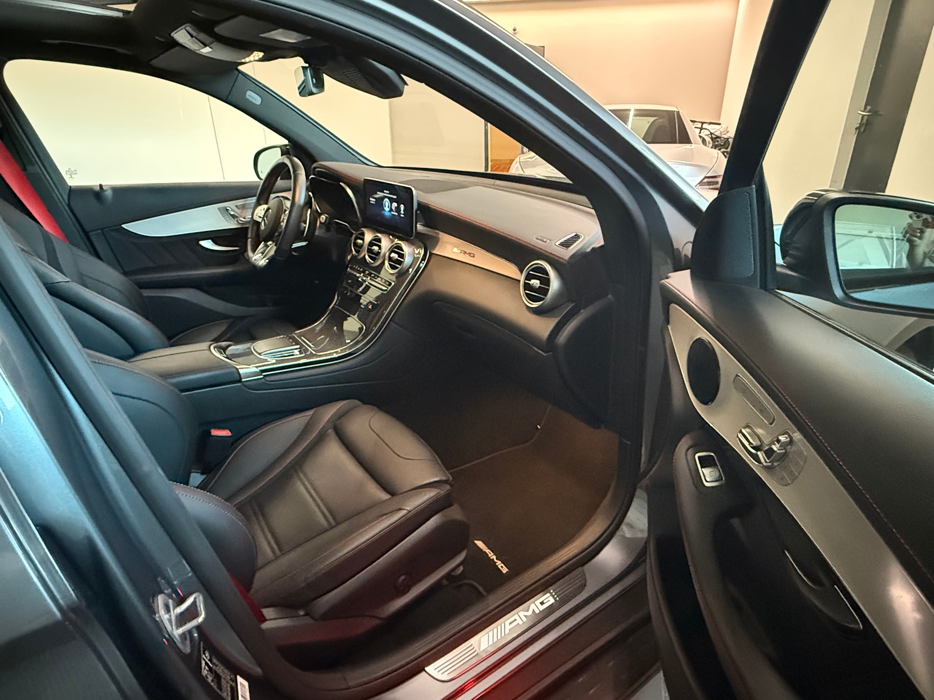 MERCEDES-BENZ GLC 43 AMG 4m-image-3