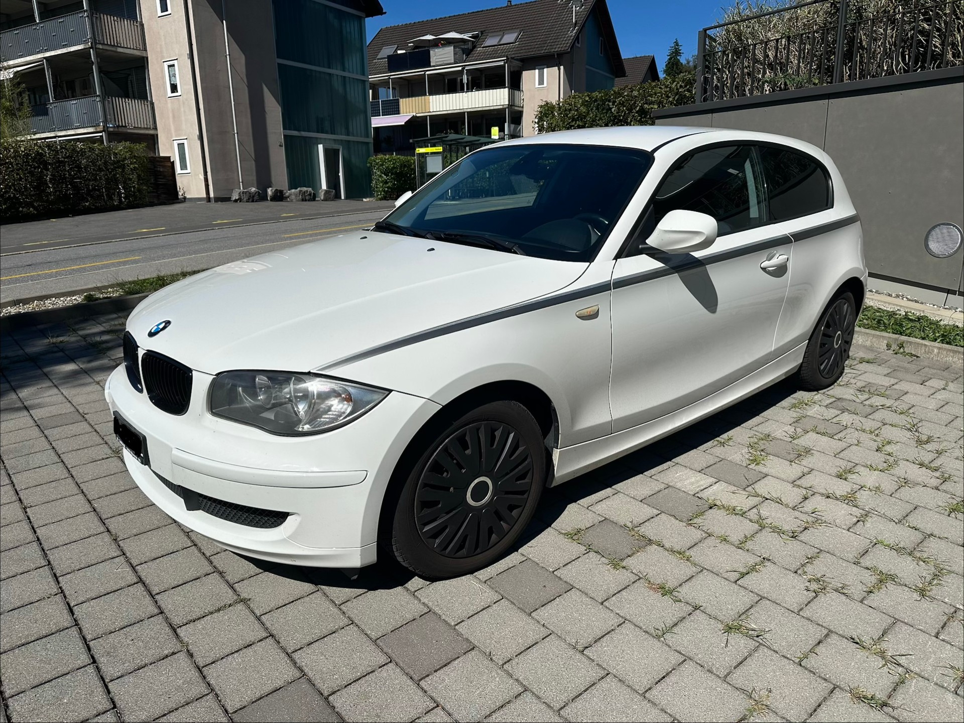 BMW 116i-image-0