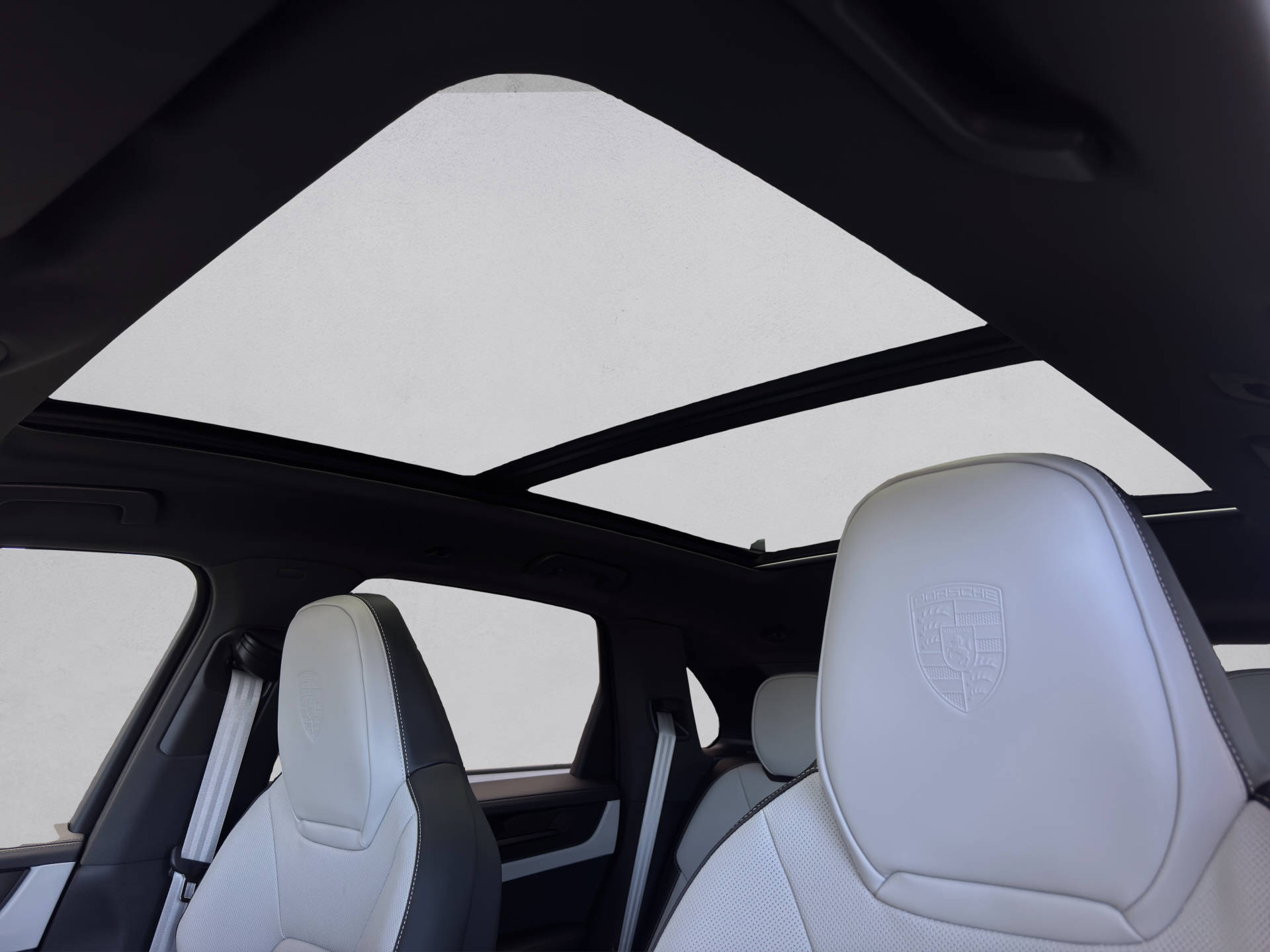 PORSCHE Cayenne S E-Hybrid Black Edition-image-13