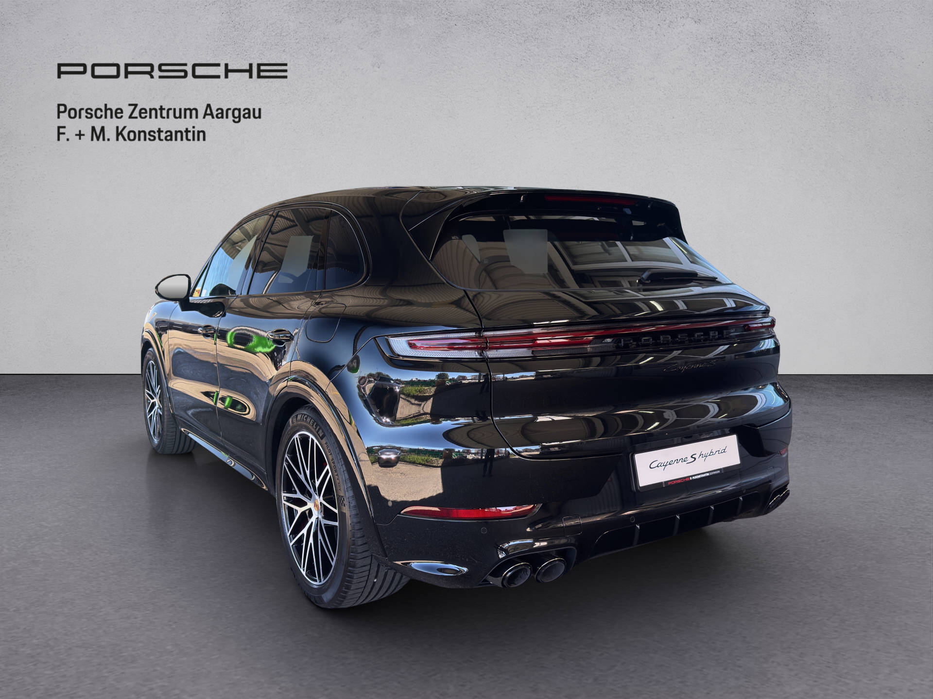 PORSCHE Cayenne S E-Hybrid Black Edition-image-3