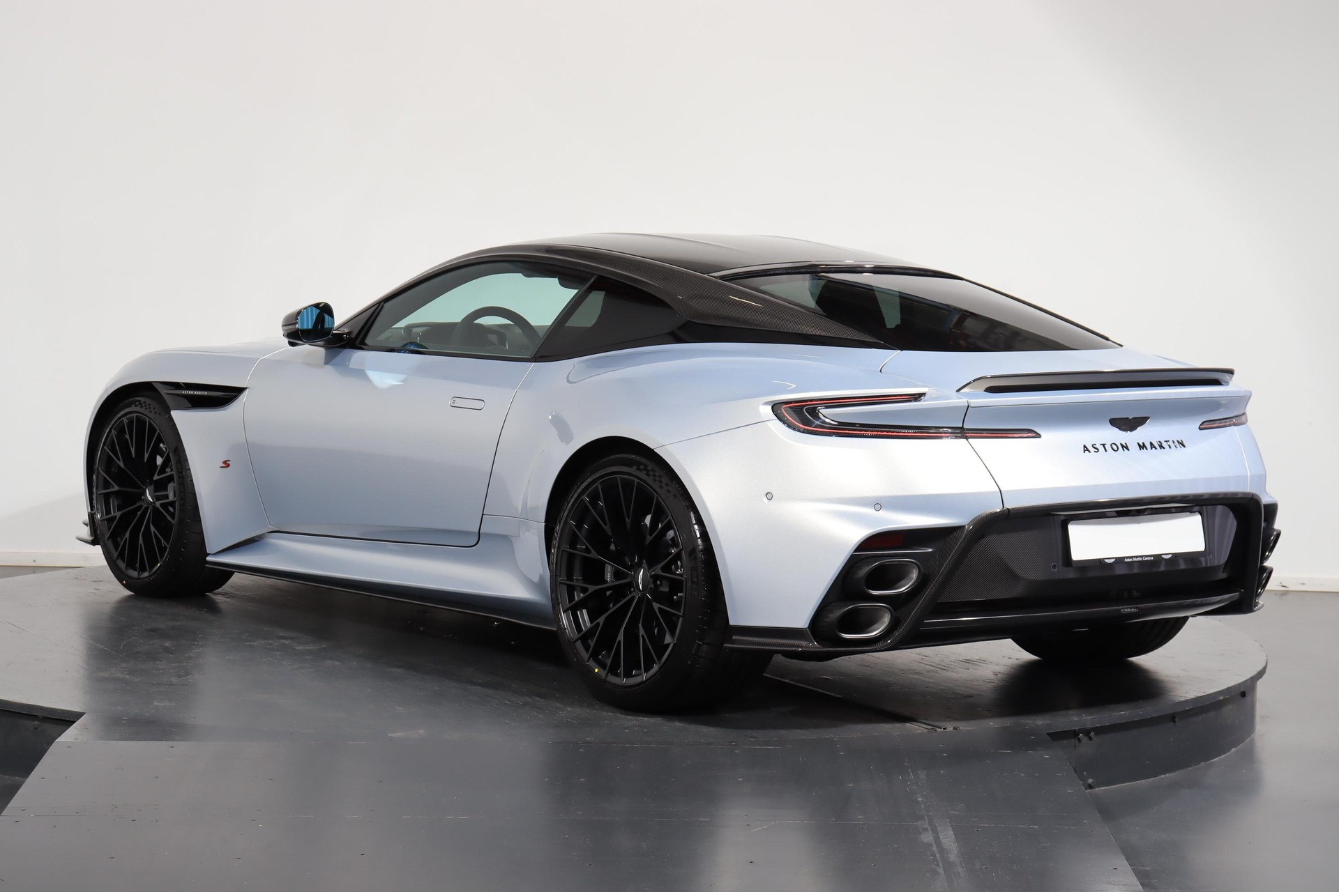 ASTON MARTIN DB12 Coupé 4.0 S V8 Bi-Turbo-image-2