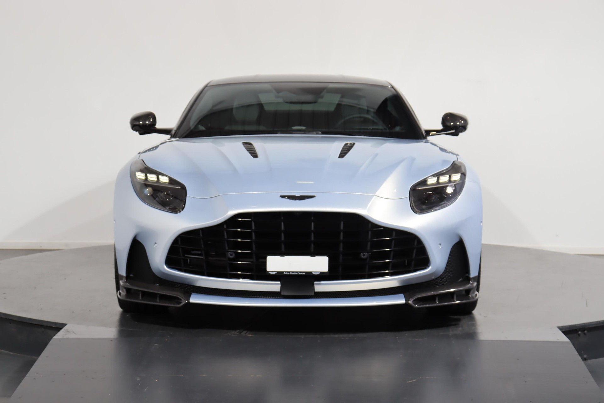 ASTON MARTIN DB12 Coupé 4.0 S V8 Bi-Turbo-image-1