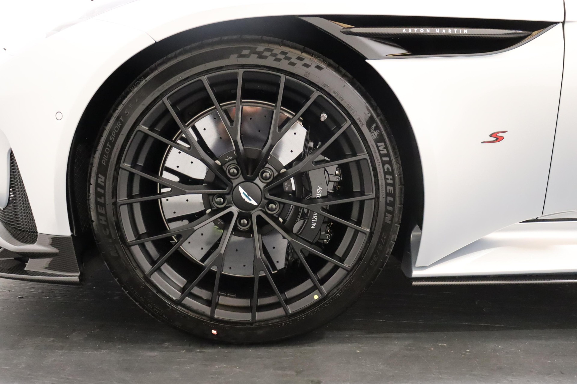 ASTON MARTIN DB12 Coupé 4.0 S V8 Bi-Turbo-image-25