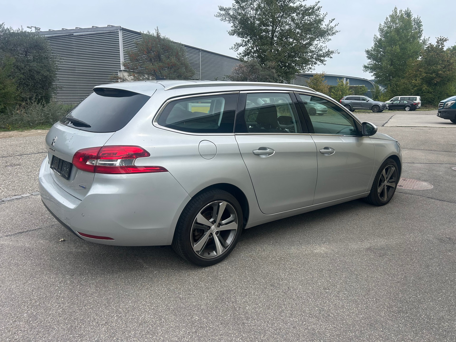 PEUGEOT 308 SW 2.0 BlueHDI GT Line-image-3