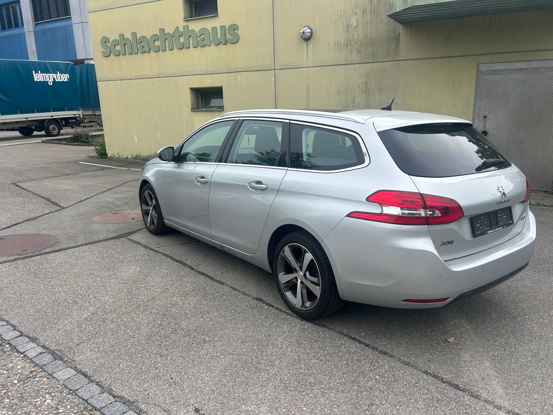 PEUGEOT 308 SW 2.0 BlueHDI GT Line-image-4