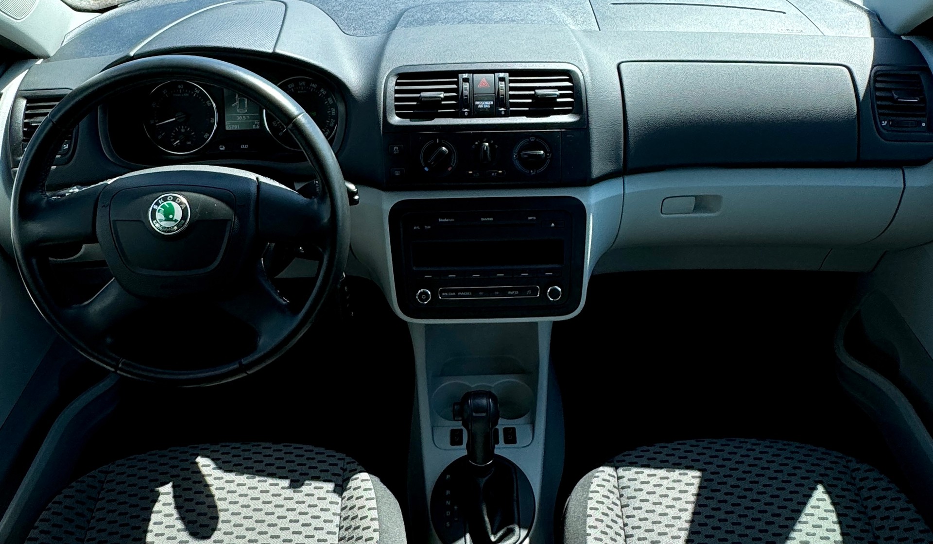 SKODA Fabia 1.2 TSI Ambiente DSG-image-12