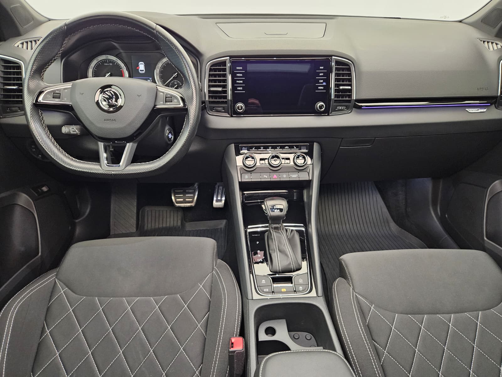 SKODA Karoq 2.0 TSI SportLine 4x4 DSG-image-8