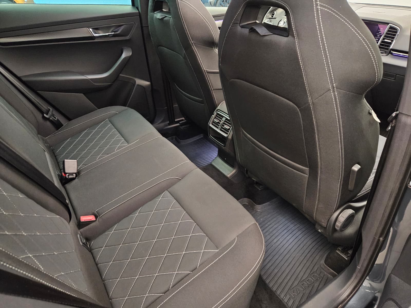 SKODA Karoq 2.0 TSI SportLine 4x4 DSG-image-11