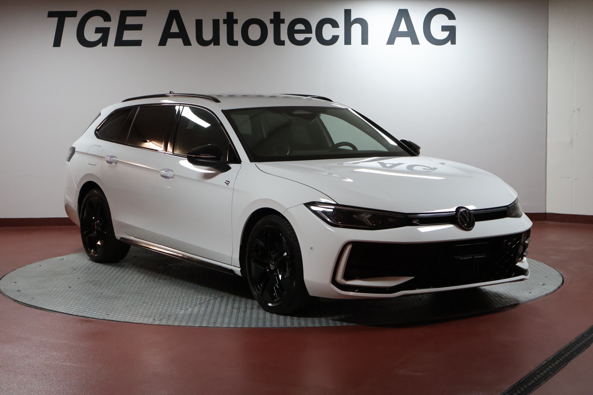 VW Passat Variant 2.0 TDI R-Line 4 Motion DSG-showroom-element-2