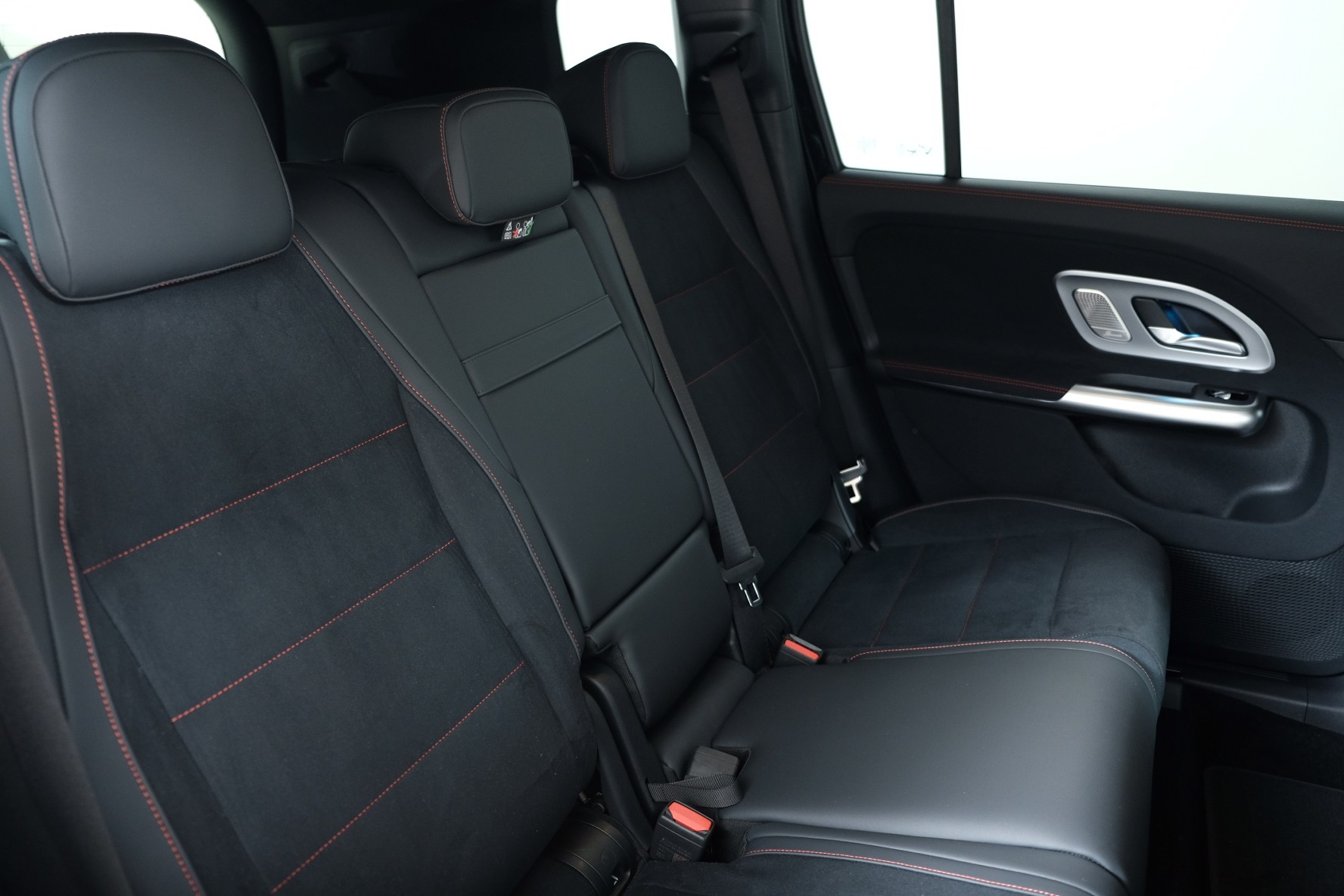 MERCEDES-BENZ GLB 220 4matic X248-image-11