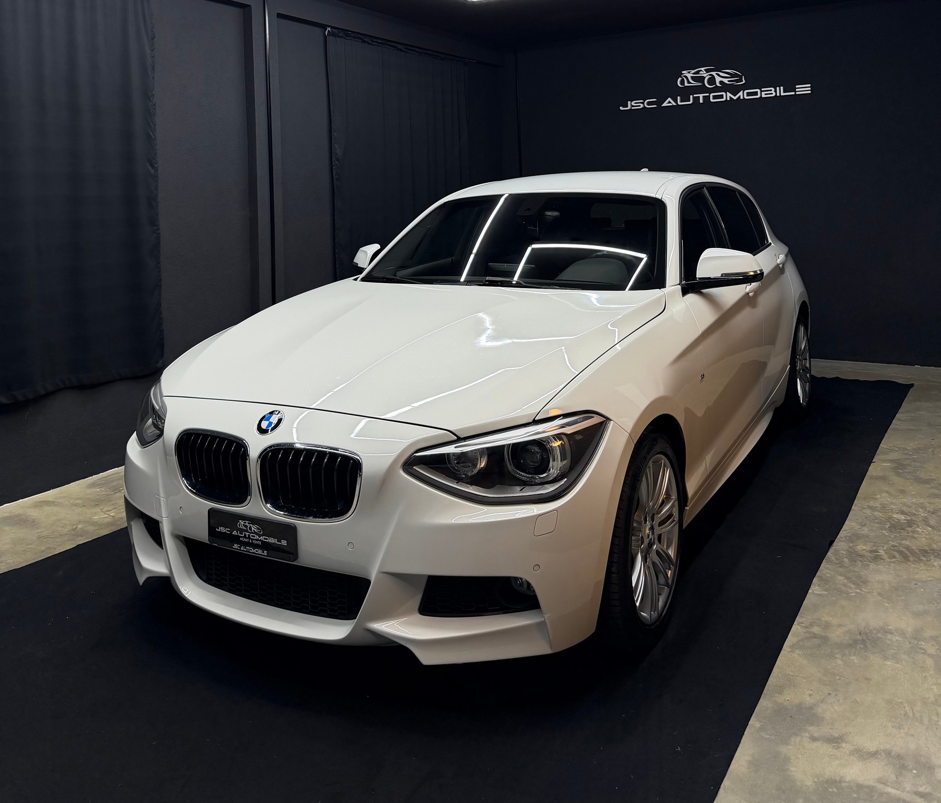 BMW 116i Sport Line Steptronic-image-0