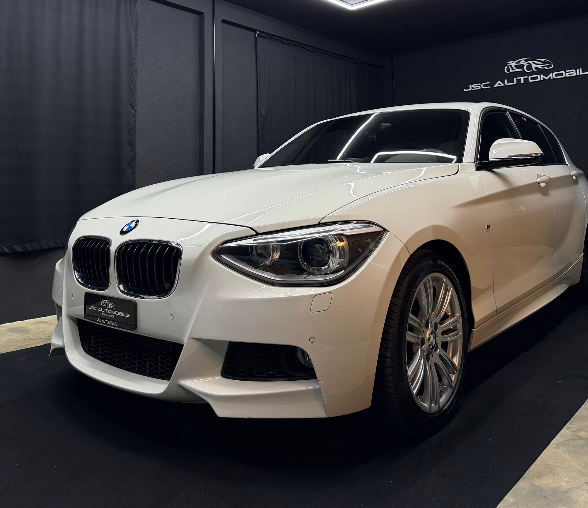 BMW 116i Sport Line Steptronic-image-2
