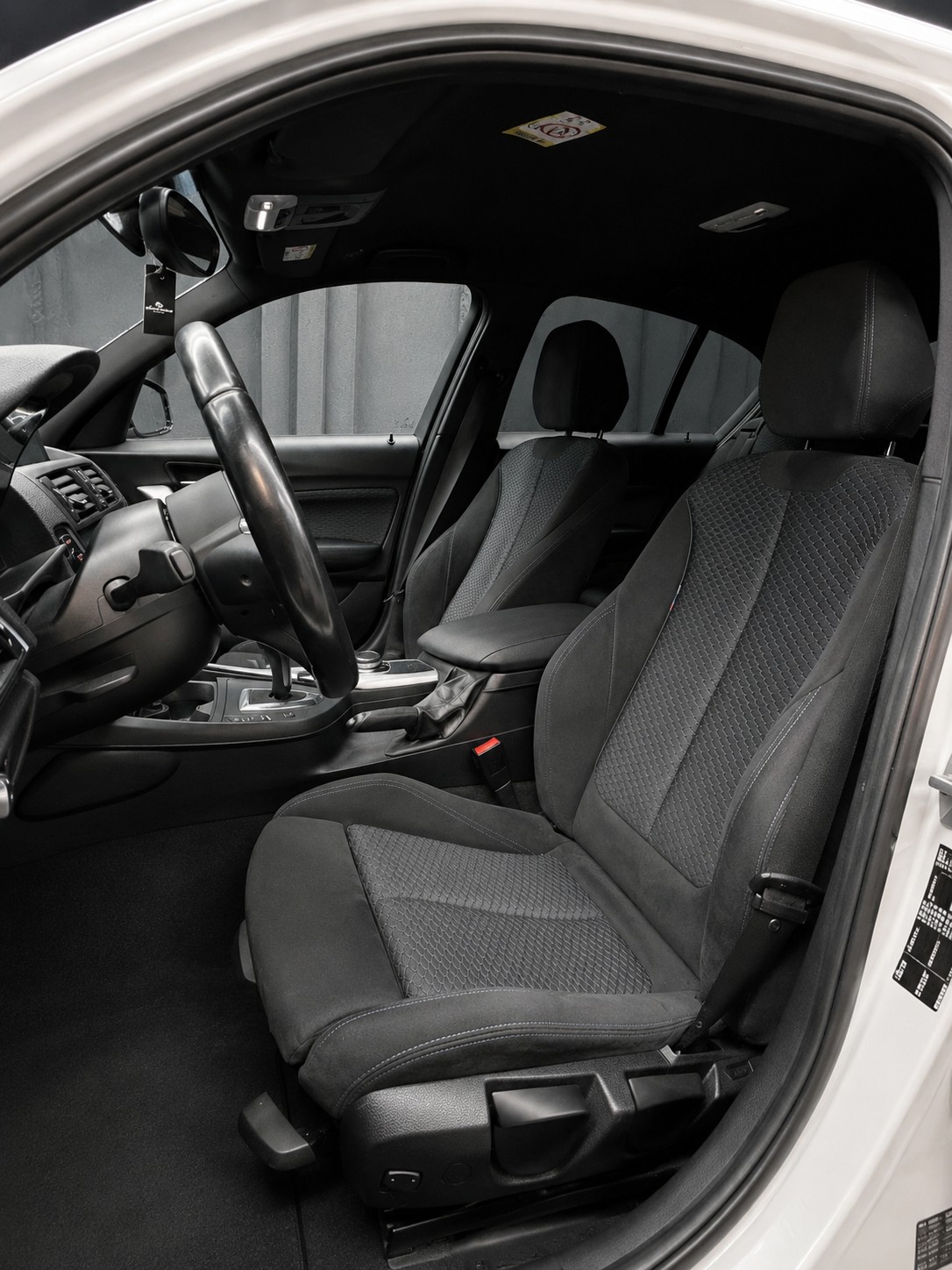 BMW 116i Sport Line Steptronic-image-9