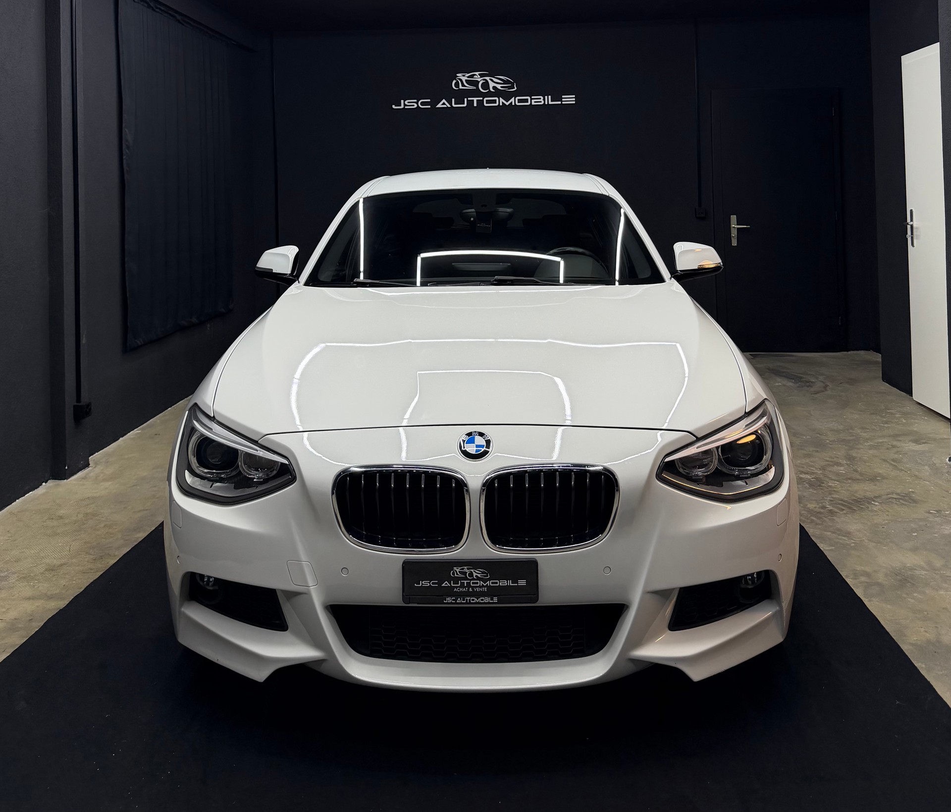 BMW 116i Sport Line Steptronic-image-1