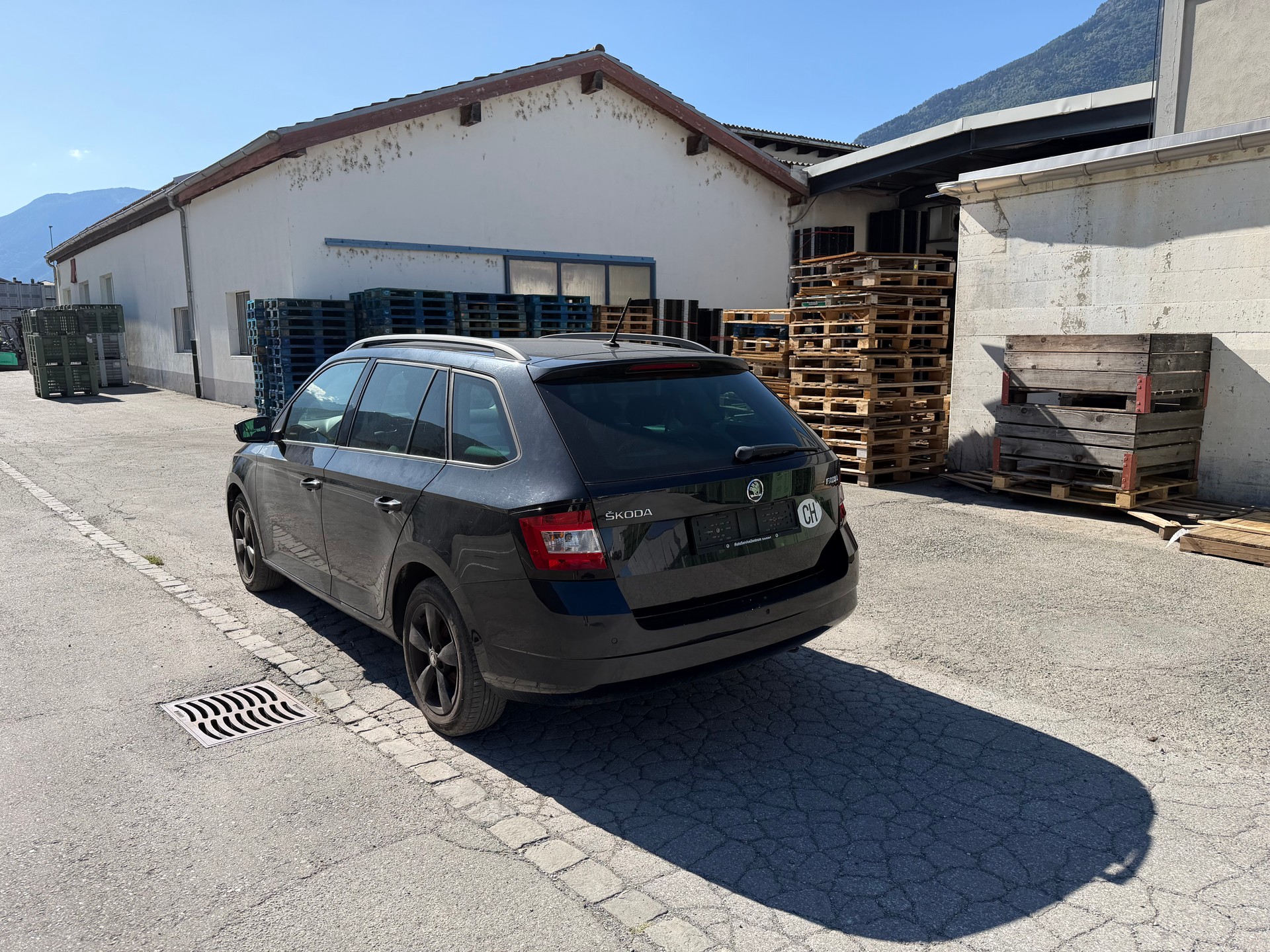 SKODA Fabia 1.2 TSI Swiss Edition-image-6