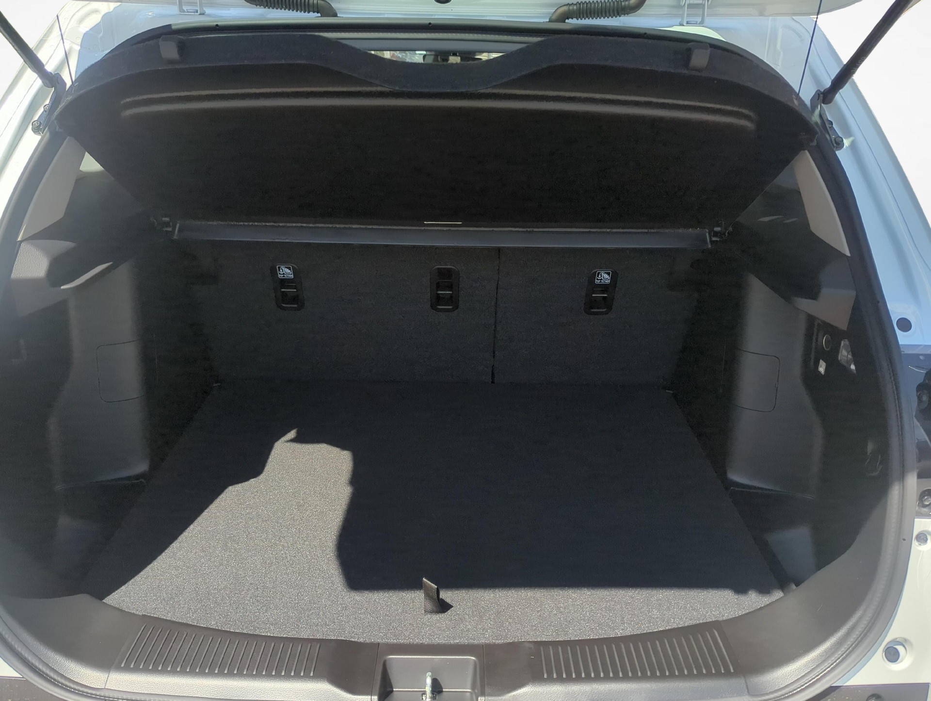 SUZUKI S-Cross 1.4 T Sakura Top Hybrid 4x4-image-11