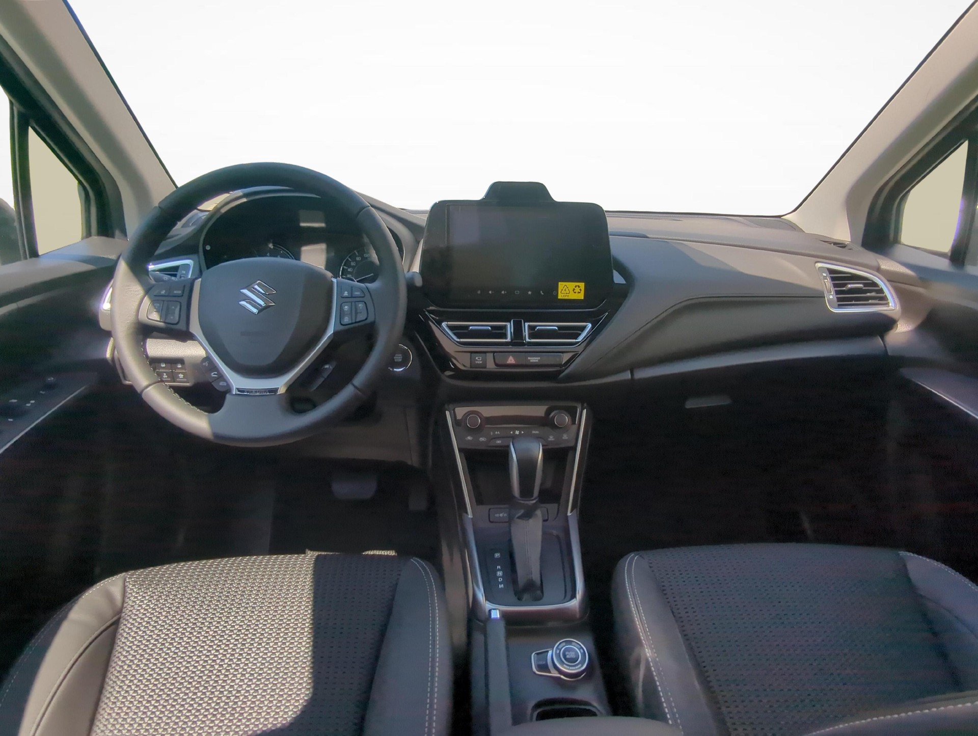 SUZUKI S-Cross 1.4 T Sakura Top Hybrid 4x4-image-8