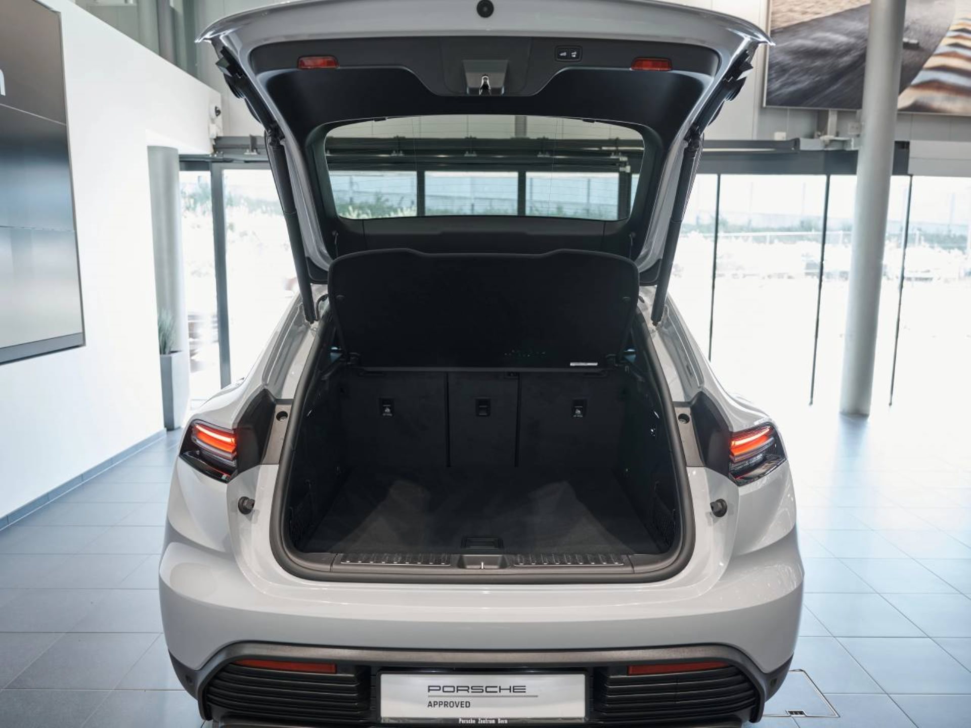 PORSCHE Macan 4S-image-6